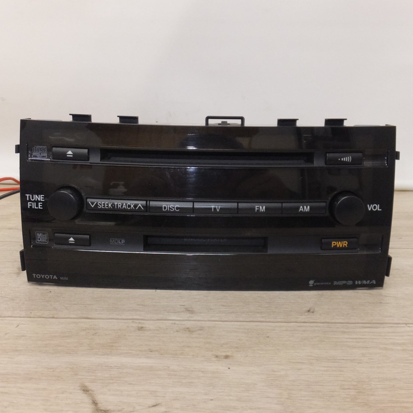 [送料無料] ★松下製 トヨタ 純正 プリウス NHW20 カーオーディオ CD MD プレーヤー 86120-47180(30)★
