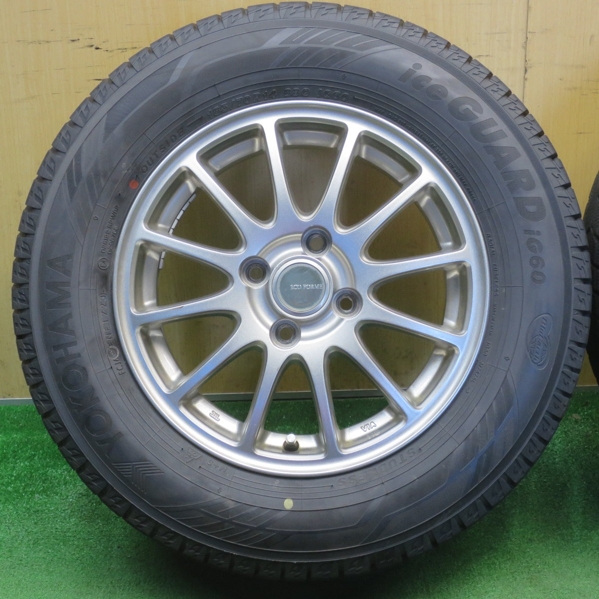 バリ溝！23年！キレイ！9.5分★スタッドレス 185/70R14 ヨコハマ アイスガード iG60 ECO FORME SE-12 エコフォルム 14インチ PCD100/4H★6051006NJス