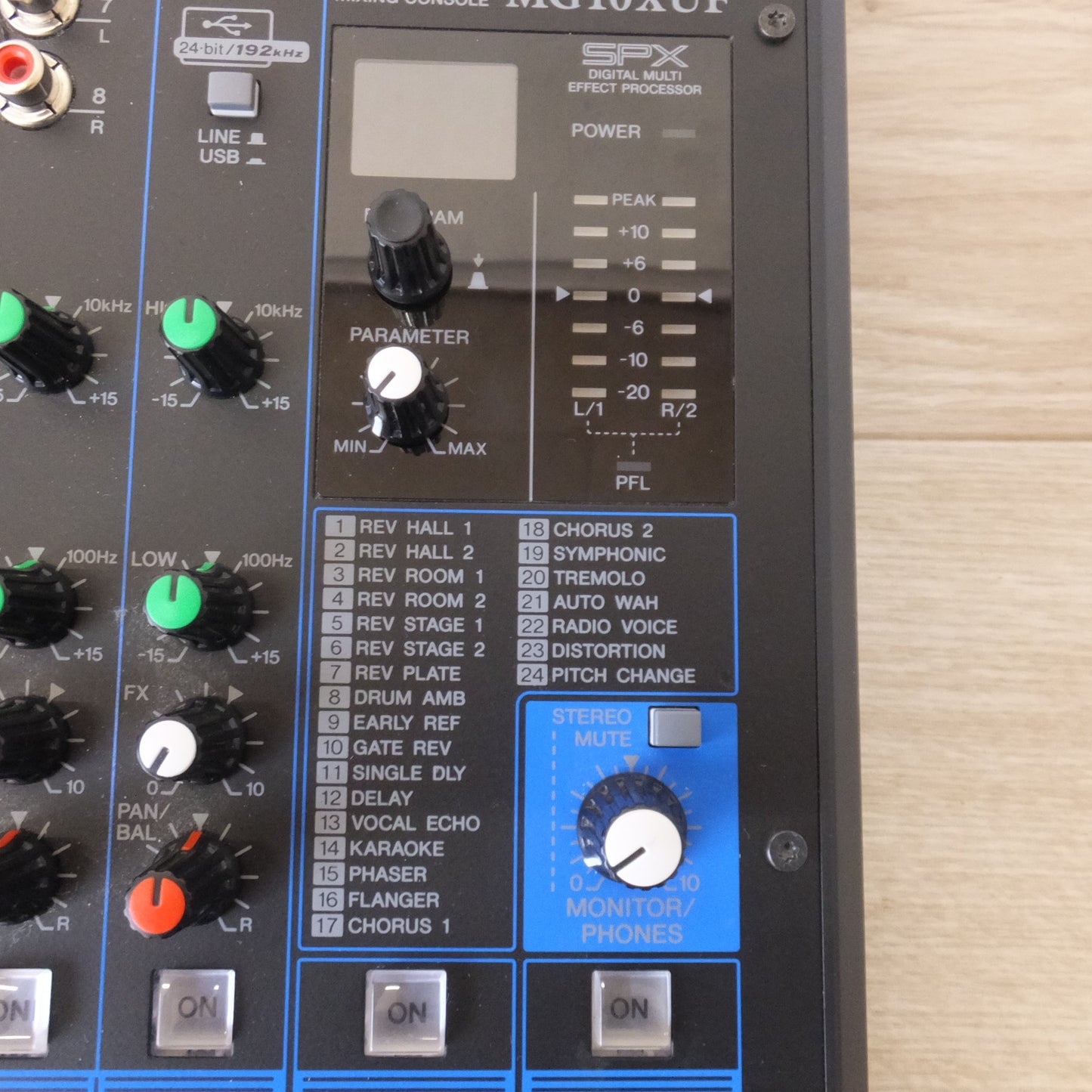 [送料無料] 美品★ヤマハ YAMAHA ミキシングコンソール MIXING CONSOLE MG10XUF 10チャンネルミキシングコンソール★