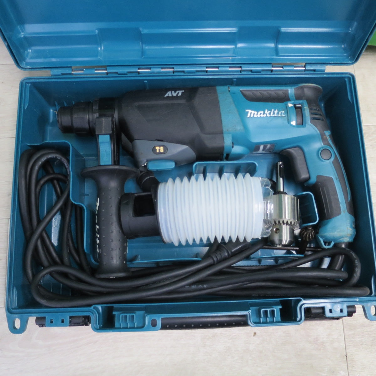 [送料無料] キレイ☆makita マキタ ハンマードリル HR2601F 電動工具 ケース付き 100V 26mm 電動 工具  DIY 大工 道具☆