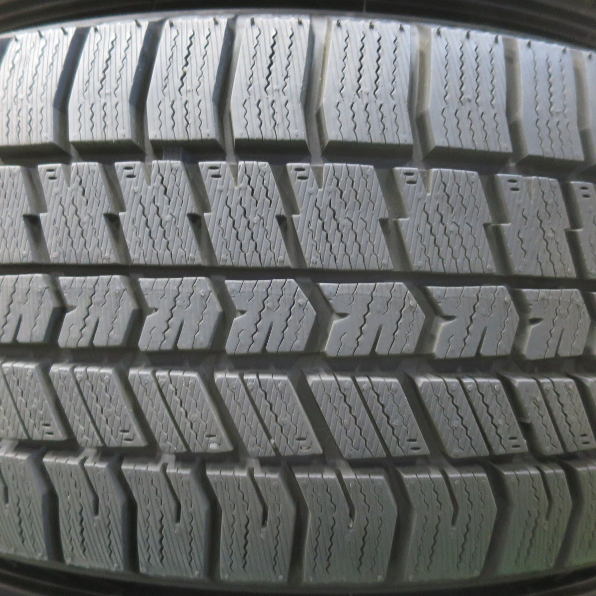 バリ溝！22年！キレイ！ほぼ10分★スタッドレス 225/60R17 グッドイヤー アイスナビ8 ravrion RS01 ラブリオン 17インチ PCD114.3/5H★5122008イス