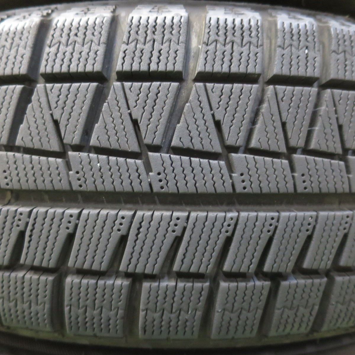 バリ溝！23年！キレイ！9分★トヨタ シエンタ Zグレード 純正 スチール 185/65R15 スタッドレス ブリヂストン アイスパートナー2 15インチ PCD100/5H★6060910イス