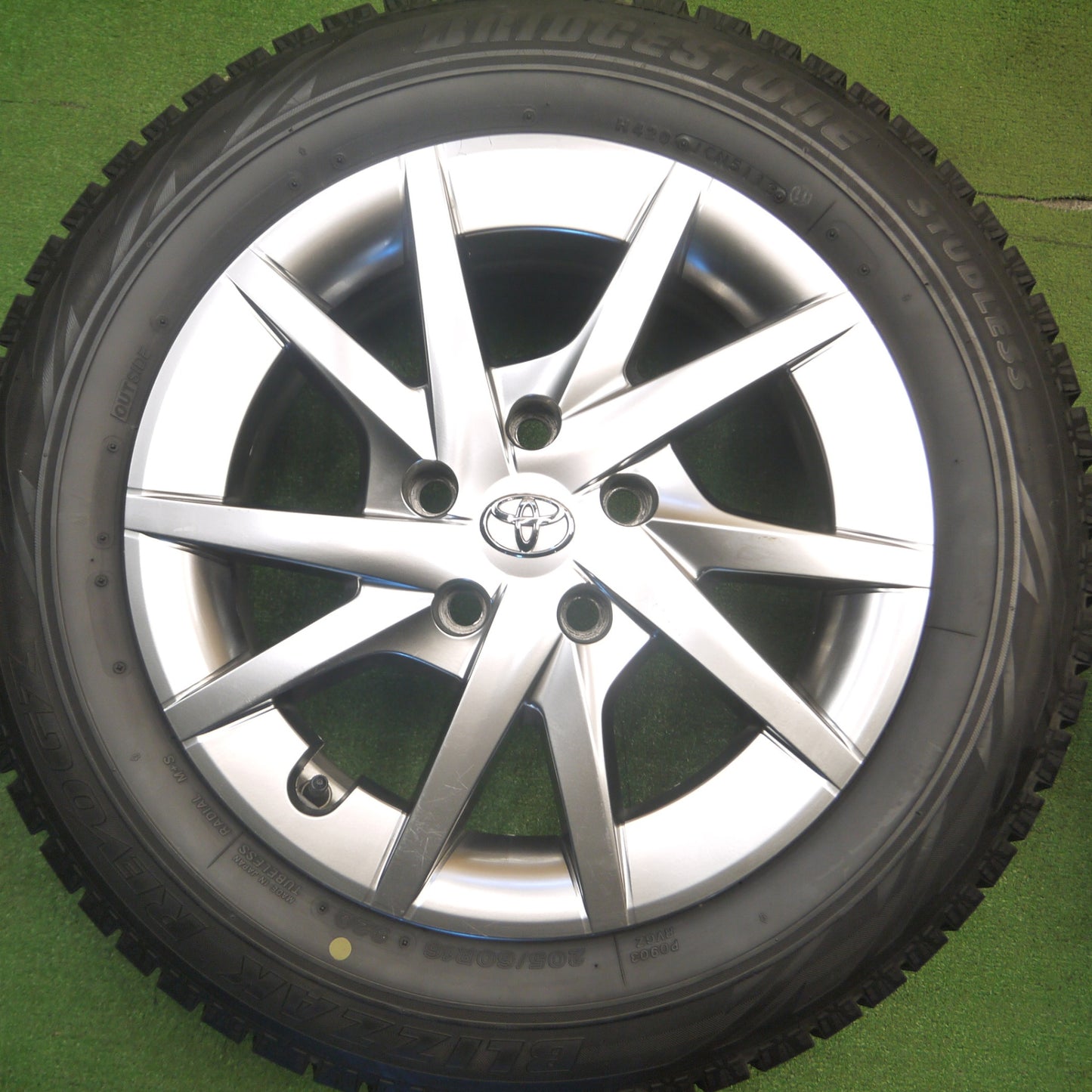 [送料無料] 4本価格★トヨタ プリウスα 純正 205/60R16 スタッドレス ブリヂストン ブリザック REVO GZ 16インチ PCD114.3/5H★5012407Hス