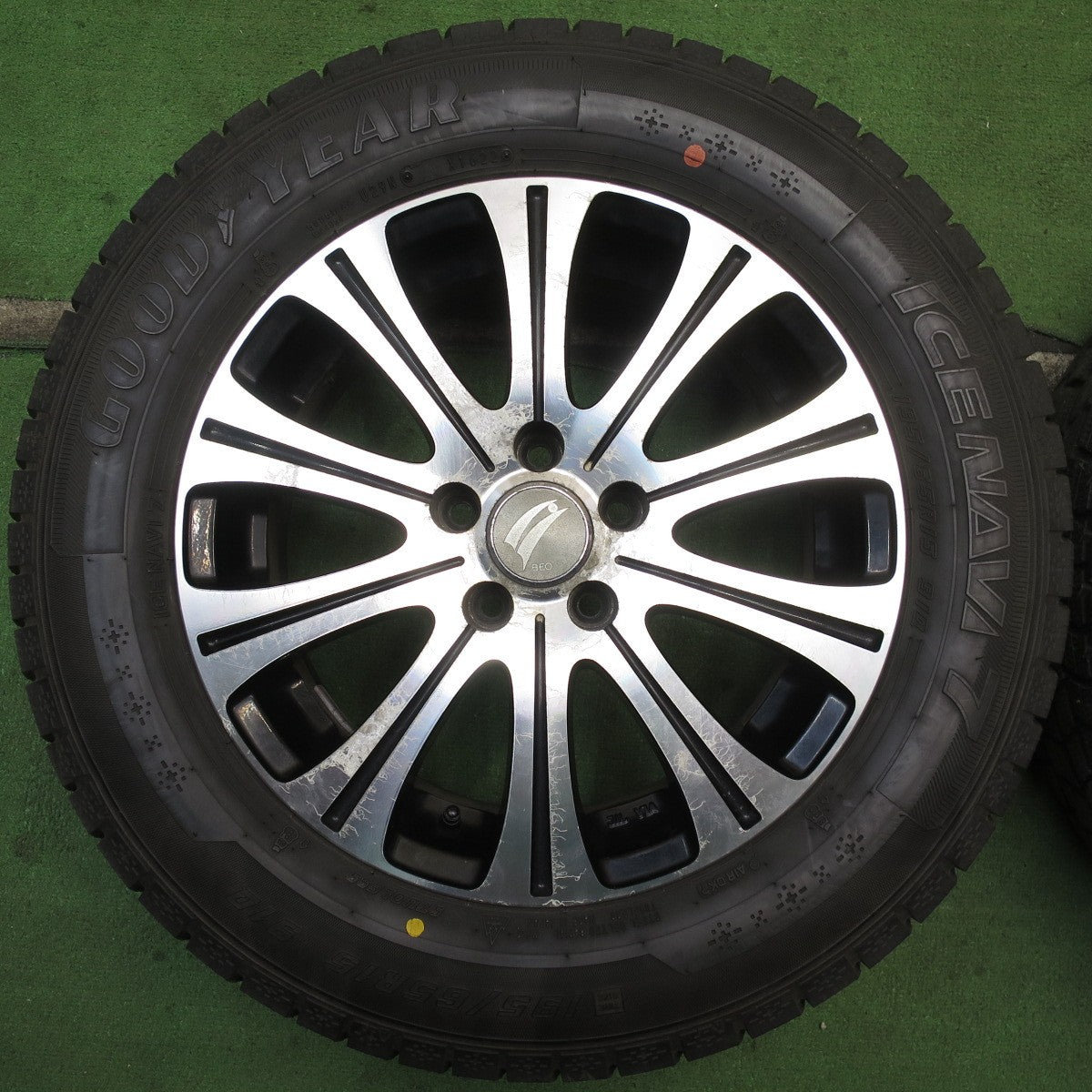 バリ溝！22年！9.5分以上★プリウス 等 195/65R15 スタッドレス グッドイヤー アイスナビ7 BEO ベオ 15インチ PCD100/5H★5081801NJス