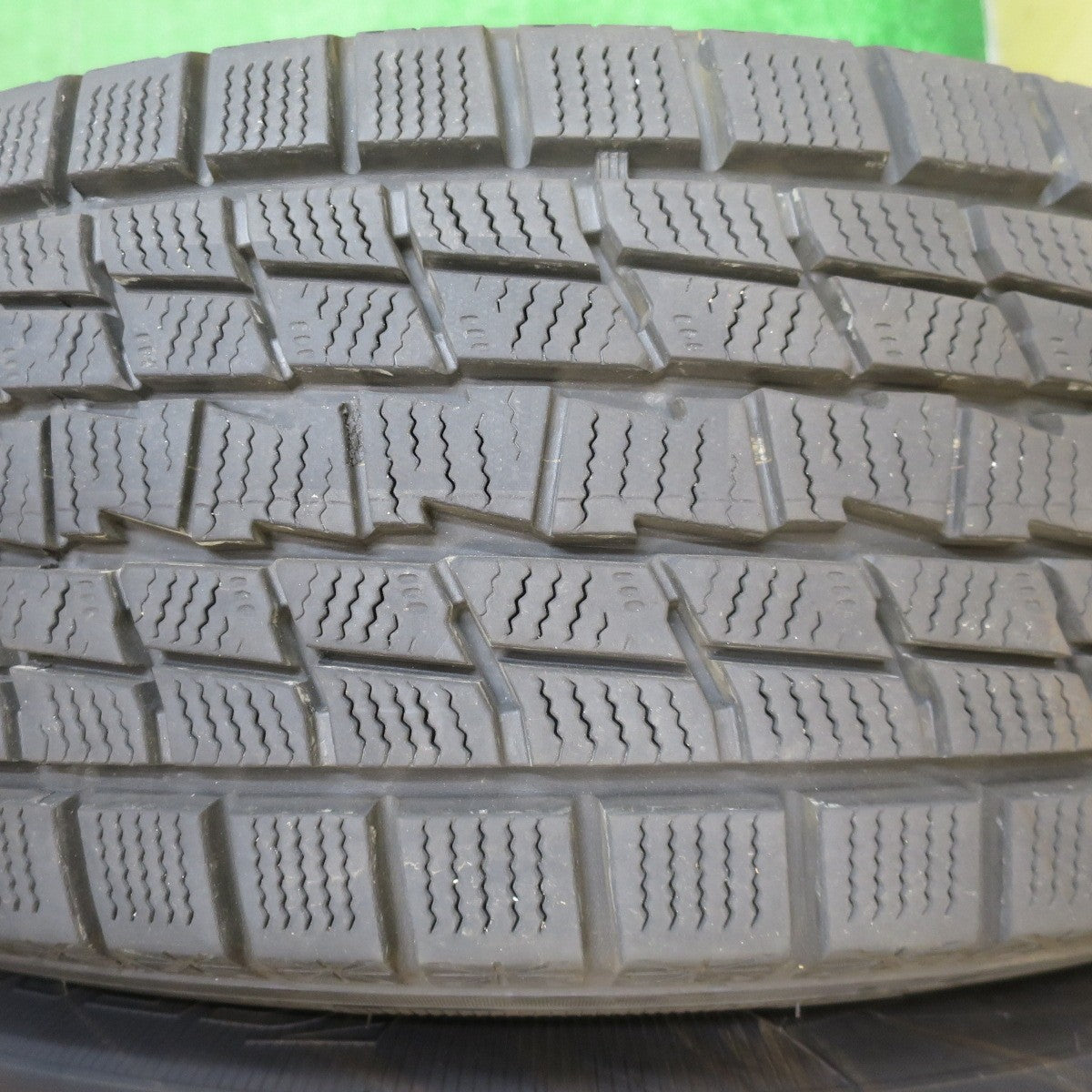 バリ溝！22年！キレイ！9.5分★LOXARNY SPORT 235/65R18 スタッドレス グッドイヤー アイスナビ SUV ロクサーニ スポーツ 18インチ PCD114.3/5H★5060202NJス
