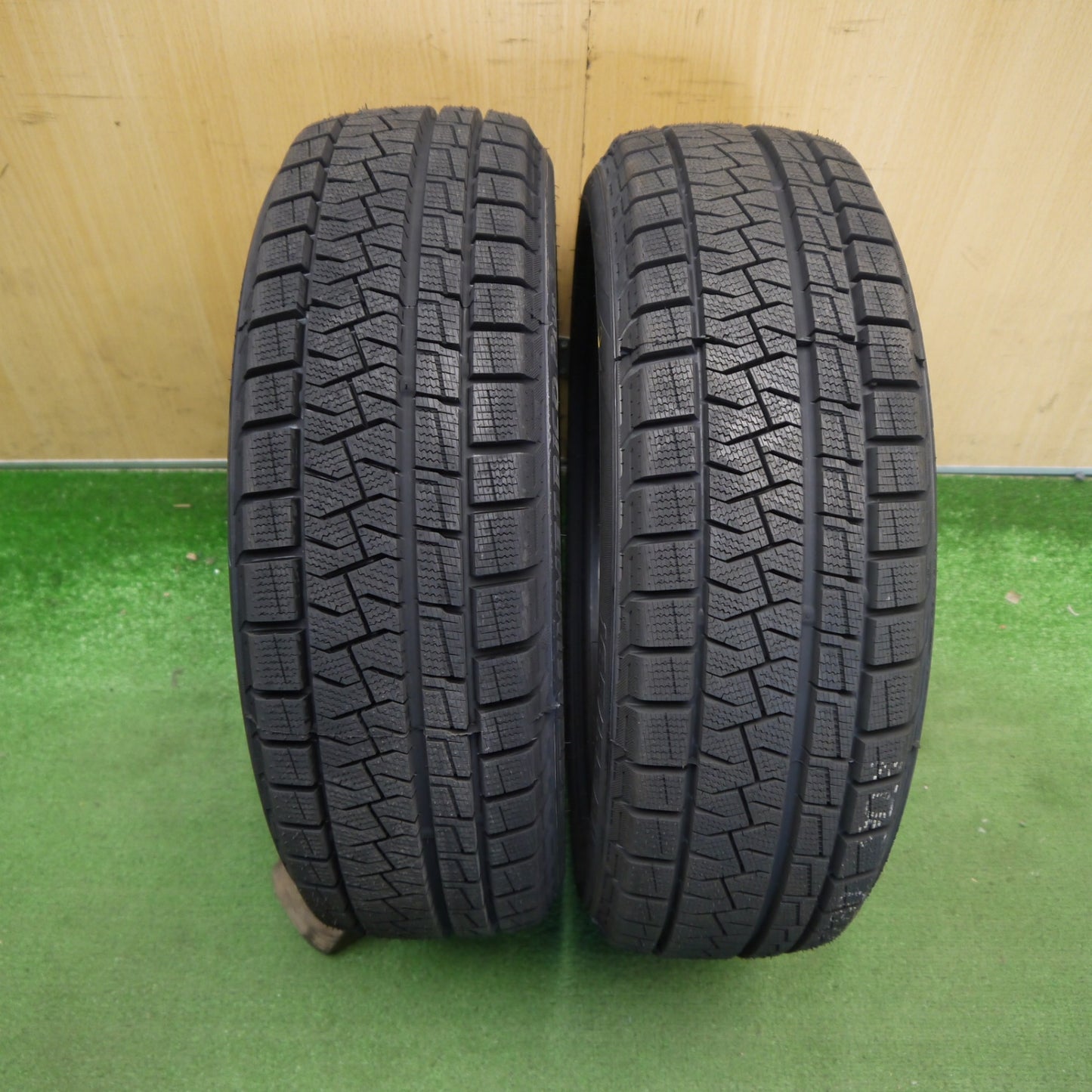 未使用！24年！2本★スタッドレス 165/55R15 ピレリ アイス アシンメトリコ プラス タイヤ 15インチ N-BOX スペーシア タント N-ONE ワゴンR 等★6050806Hスタ