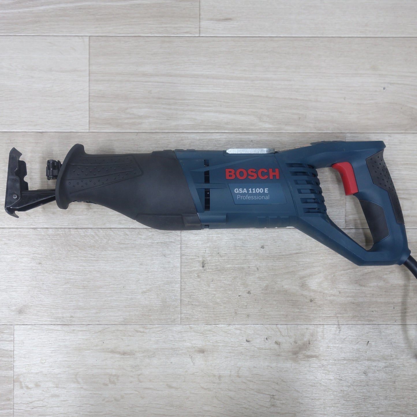 [送料無料] ◆BOSCH セーバーソー GSA 1100 E Professional ケース付 レシプロソー 切断 電動 工具 ボッシュ◆