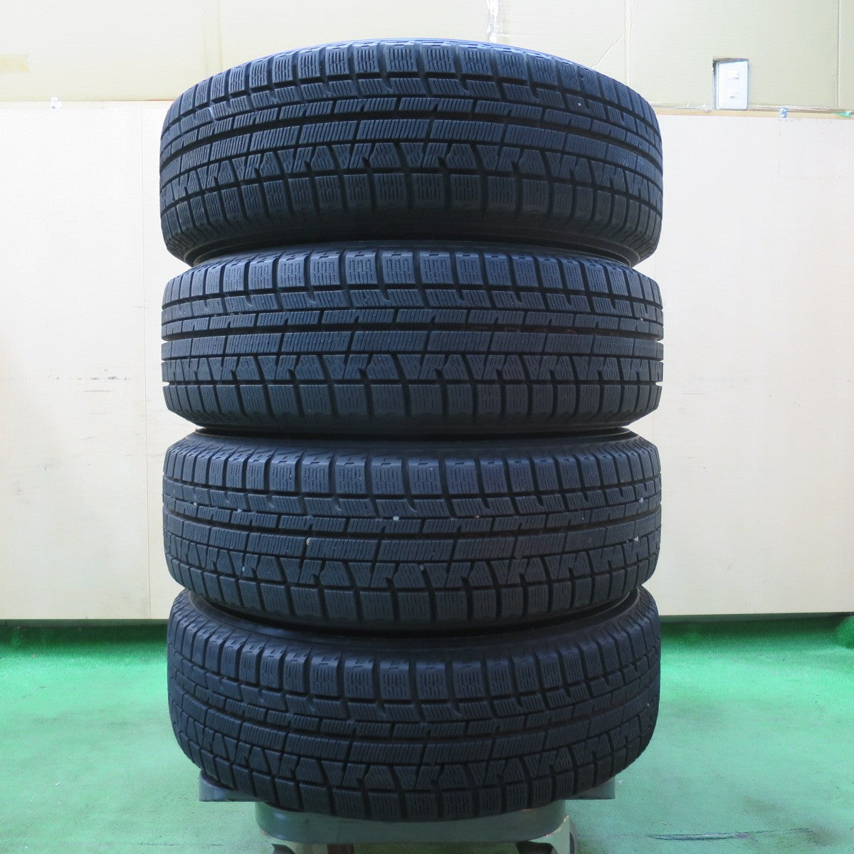 [送料無料] バリ溝！キレイ！ほぼ10分★スタッドレス 185/65R15 ヨコハマ アイスガード iG50 プラス GRASS グラス 15インチ PCD114.3/5H★5011309イス