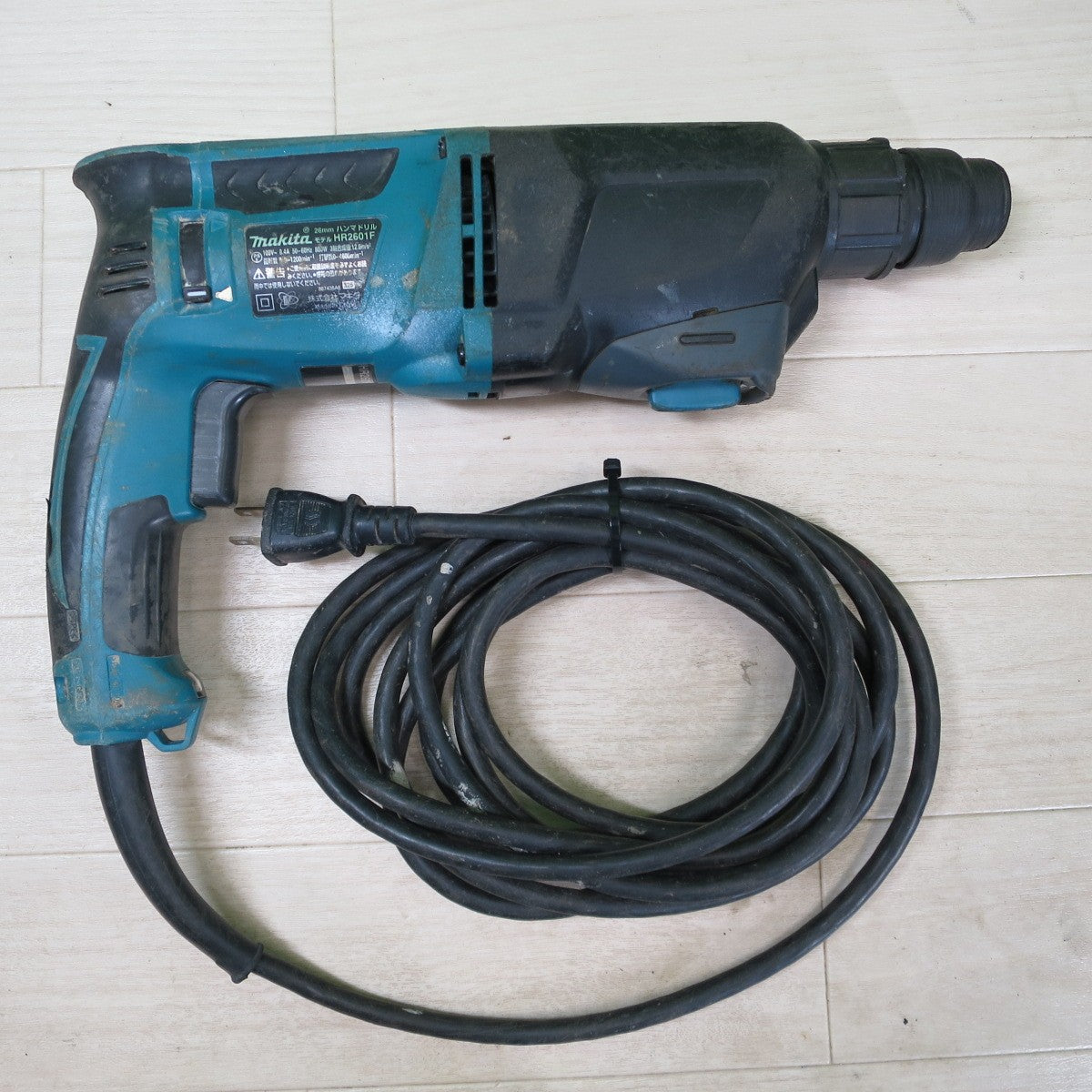 [送料無料] 付属品付き☆マキタ 26mm ハンマドリル HR2601F 電動 工具 ハンマードリル 100V コード式☆