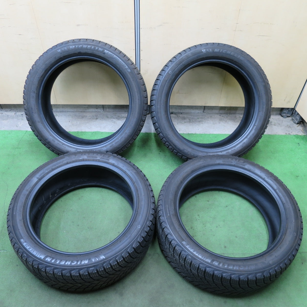 バリ溝！24年！8.5分★スタッドレス 235/50R20 ミシュラン X-ICE SNOW SUV ZP タイヤ 20インチ レクサス NX 等★6030701NGスタ