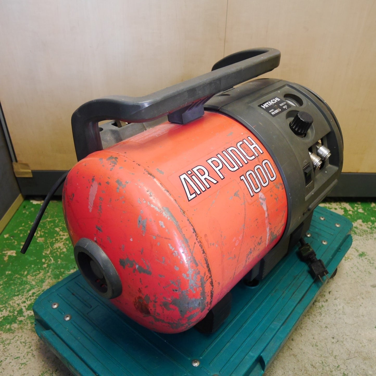 [送料無料] ☆日立 軽搬型 ベビコン PA1000S エアーパンチ AIR PUNCHI 1000 エアー ツール 工具 エア コンプレッサー 現状品☆