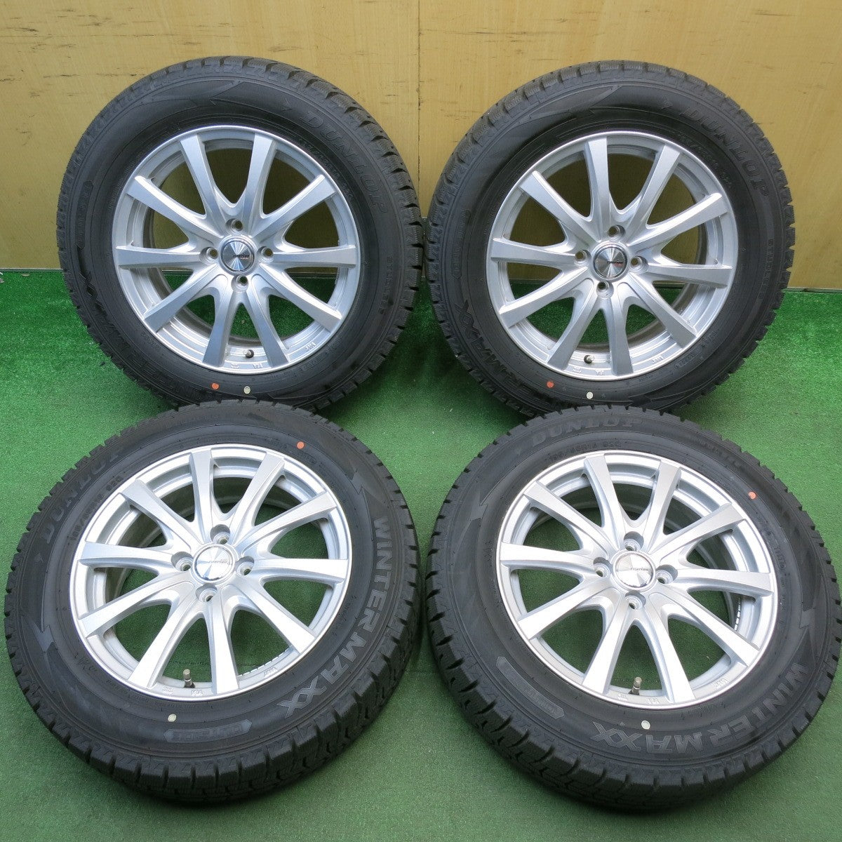 ほぼ未使用！24年！キレイ★スタッドレス 195/65R16 ダンロップ ウインターマックス WM02 ravrion RS01 ラブリオン 16インチ PCD100/4H★6031503HAス