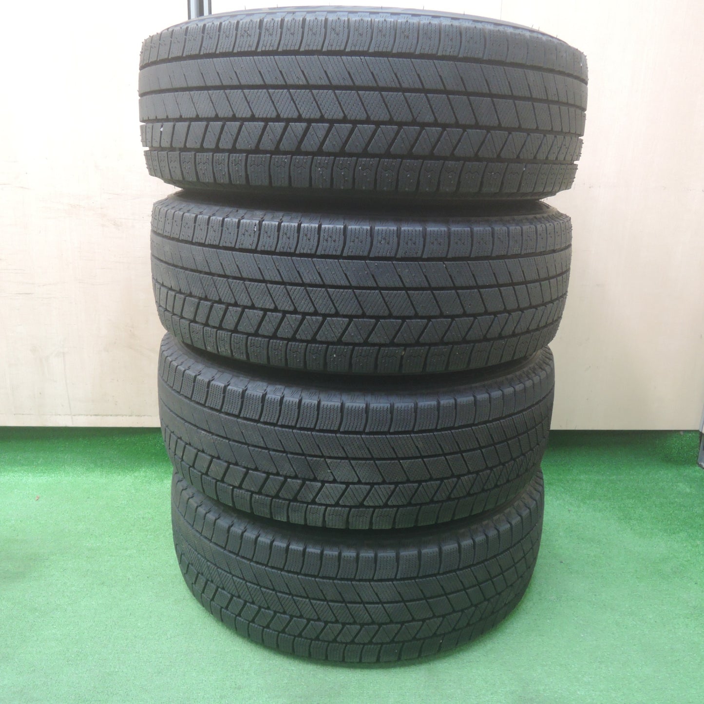 *送料無料* バリ溝！22年！ほぼ10分★スタッドレス 215/65R16 ブリヂストン ブリザック VRX3 VANITY 16インチ PCD114.3/4H 5H マルチ★4011707SYス