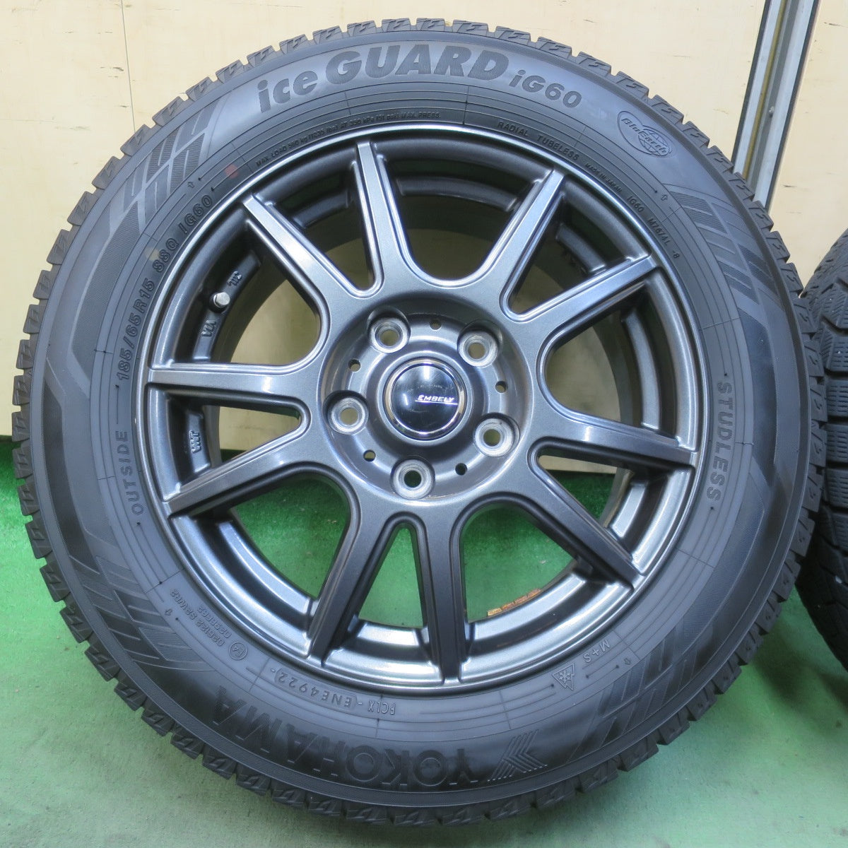 バリ溝！22年！キレイ！9分◎スタッドレス 185/65R15 ヨコハマ アイスガード iG60 EMBELY S10 エンベリー 15インチ PCD114.3/5H◎6081202イス