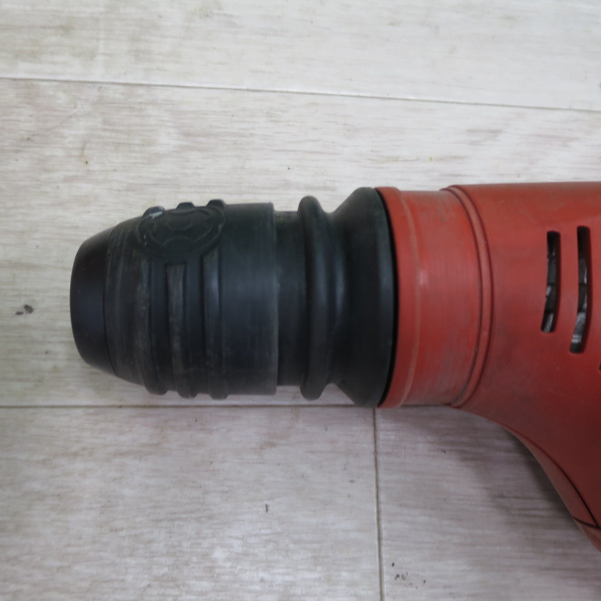 [送料無料] キレイ！付属品付き☆ヒルティ HILTI ロータリー ハンマー ドリル TE 7-C & 集じんシステム TE DRS-M セット ビット ケース付き 穴あけ はつり 電動 工具☆