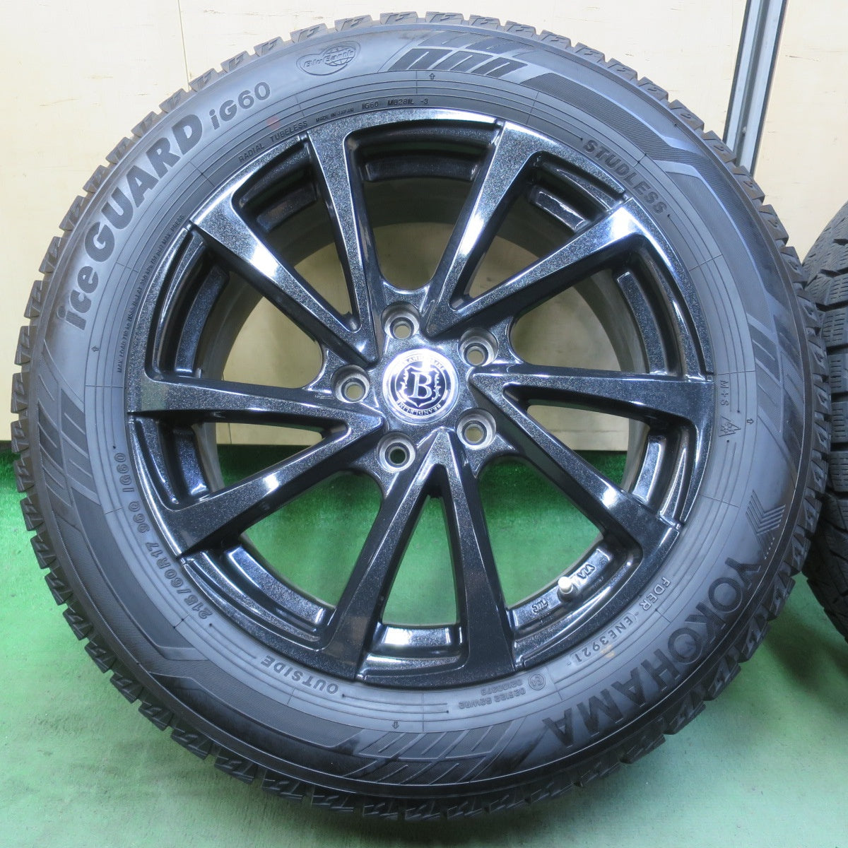 バリ溝！キレイ！9分★スタッドレス 215/60R17 ヨコハマ アイスガード iG60 BRANDLE-LINE ブランドルライン 17インチ PCD114.3/5H★6051202イス