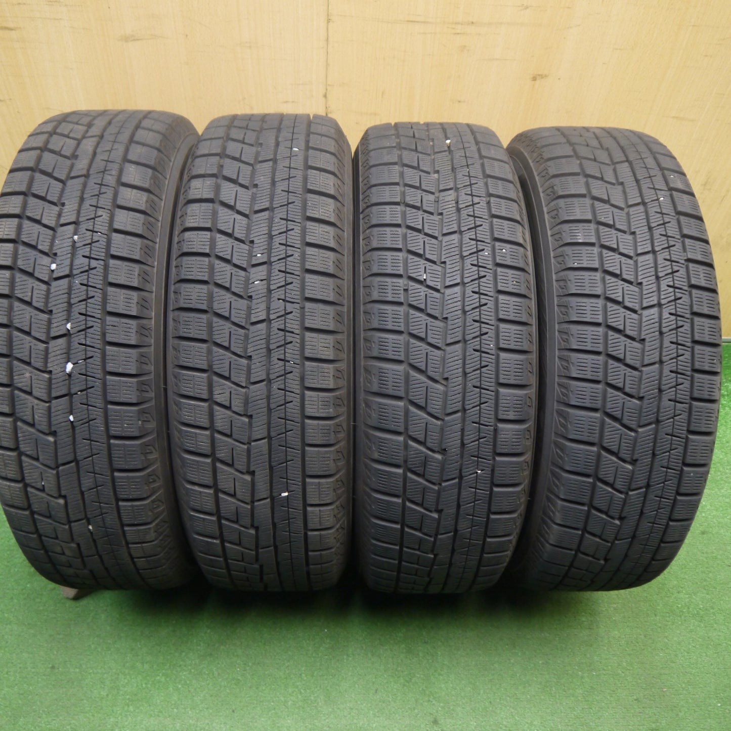 バリ溝！24年！キレイ！9.5分★スタッドレス 185/60R15 ヨコハマ アイスガード iG60 SCHNEIDER シュナイダー 15インチ PCD100/4H★6022507Hス