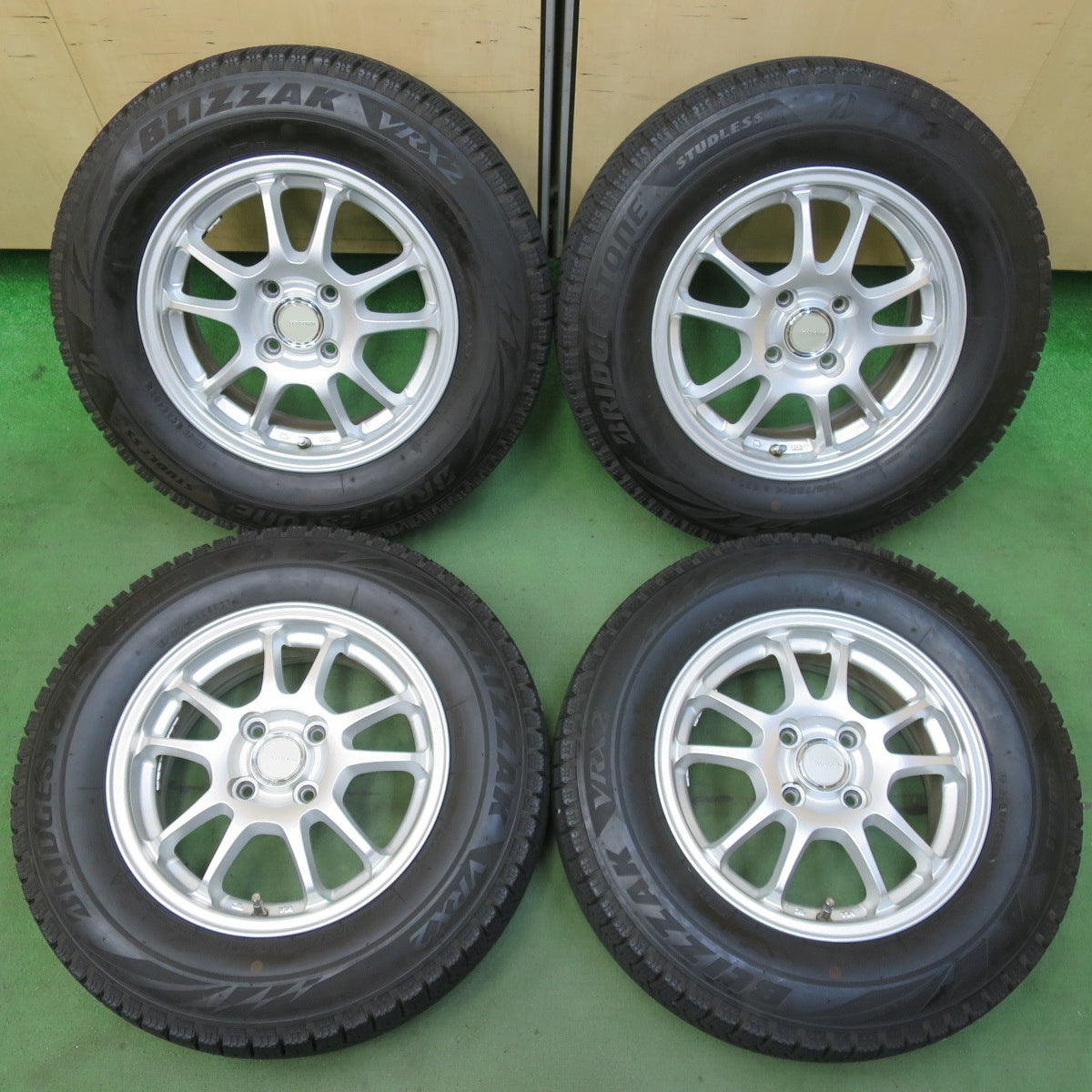 バリ溝！21年！キレイ！9.5分★スタッドレス 185/70R14 ブリヂストン ブリザック VRX2 ECO FORME エコフォルム 14インチ PCD100/4H★5103111イス