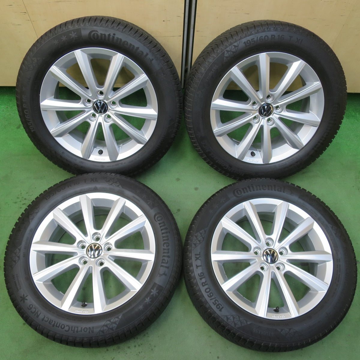 バリ溝！美品！8.5分★ワーゲン T-Cross 純正 BORBET 195/60R16 スタッドレス コンチネンタル ノースコンタクト NC6 16インチ ボルベット PCD100/5H★6011612イス