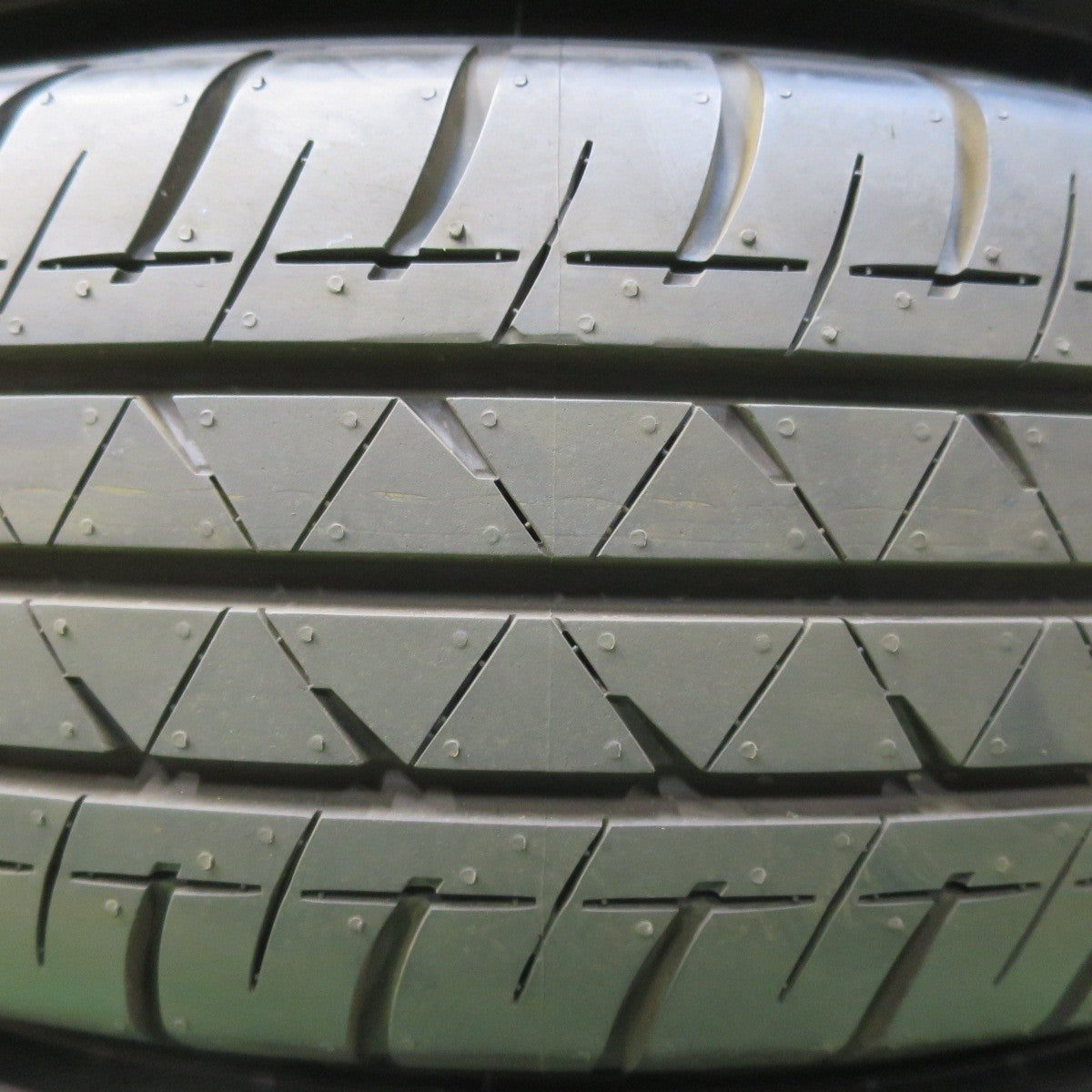 新車外し 24年★日産 キャラバン 純正 スチール 195/80R15 107/105Q ヨコハマ BluEarth-Van RY55 PCD139.7/6H★5040404イノ