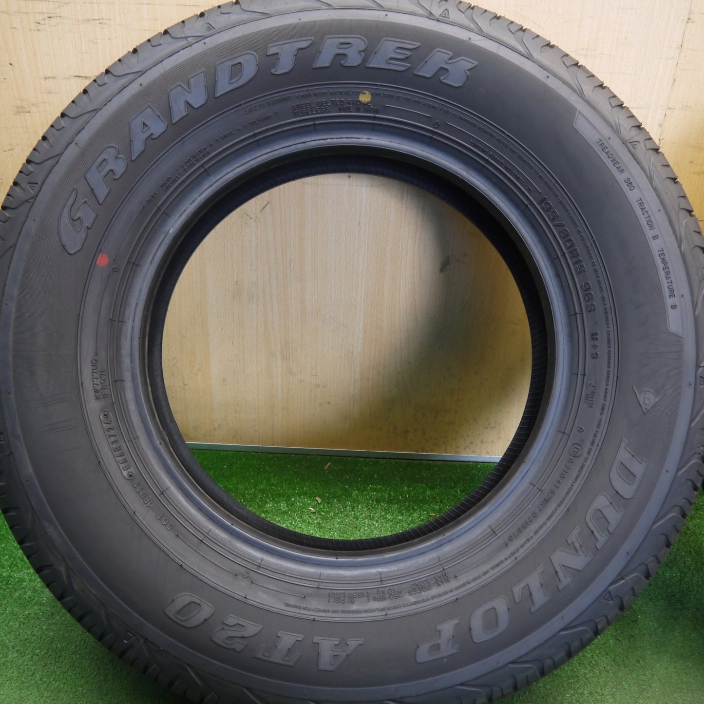 新車外し！24年★195/80R15 ダンロップ AT20 グラントレック タイヤ 15インチ ジムニー シエラ 等★6052011Hノタ