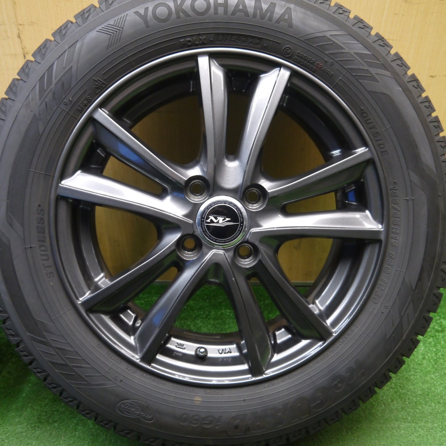 バリ溝！23年！キレイ！9.5分★スタッドレス 185/65R15 ヨコハマ アイスガード iG60 NIRVANA NV ニルバーナ ニルヴァーナ 15インチ PCD100/4H★6040103Hス