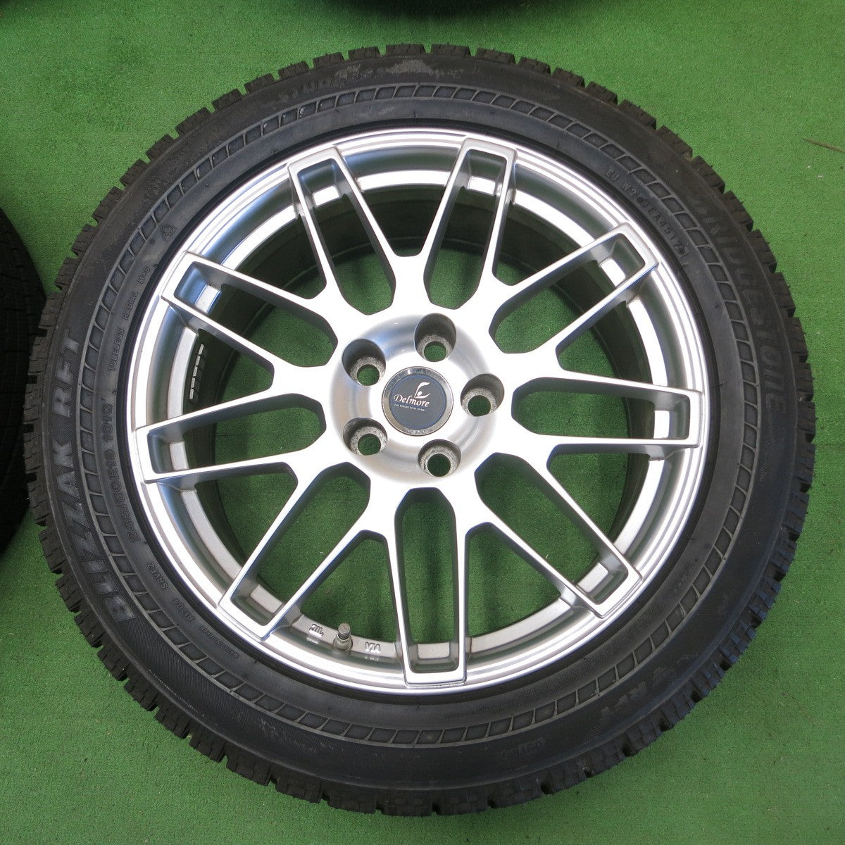 *送料無料* センサー付！バリ溝！綺麗！ほぼ10分★レクサス LS 等 245/50R19 スタッドレス ブリヂストン ブリザック RFT Delmore デルモア PCD120/5H★4062901ナス
