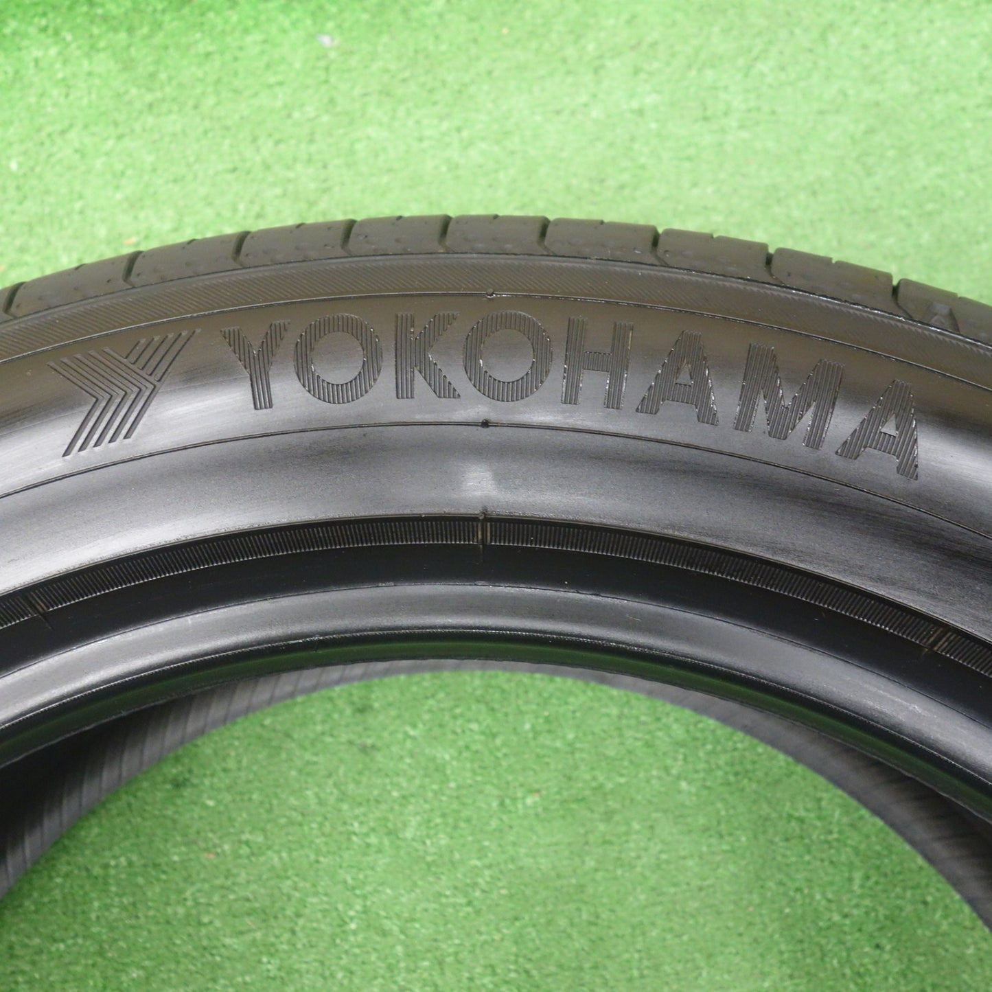バリ溝！24年！9.5分以上！1本★235/50R18 ヨコハマ BluEarth-RV RV03 ブルーアース 18インチ タイヤ アルファード ヴェルファイア 等★6032503KTノタ
