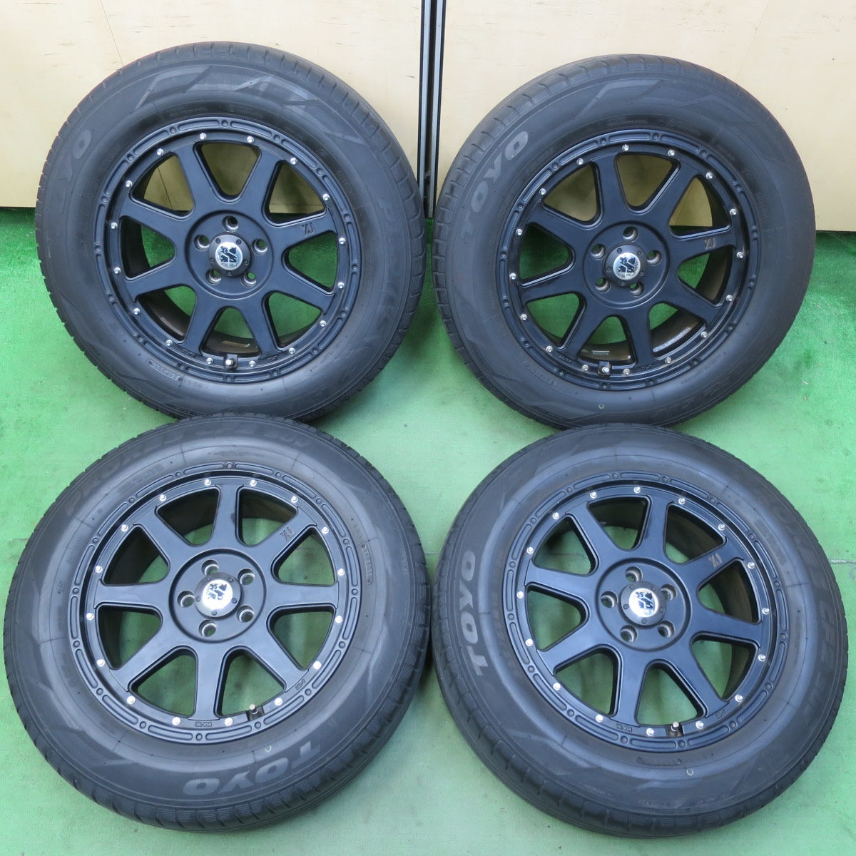 バリ溝！8.5分★XTREME-J 225/65R18 トーヨー プロクセス CF2 SUV 18インチ エクストリームJ PCD114.3/5H★5071803イノ