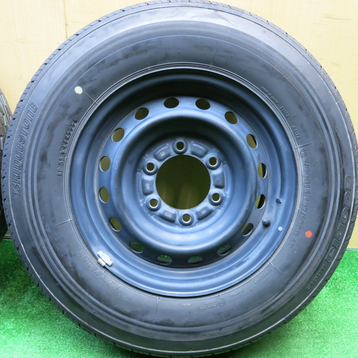 ほぼ未使用！23年！キレイ★トヨタ ハイエース 純正 スチール 195/80R15 107/105N ブリヂストン エコピア RD613 15インチ PCD139.7/6H★6010303HAノ
