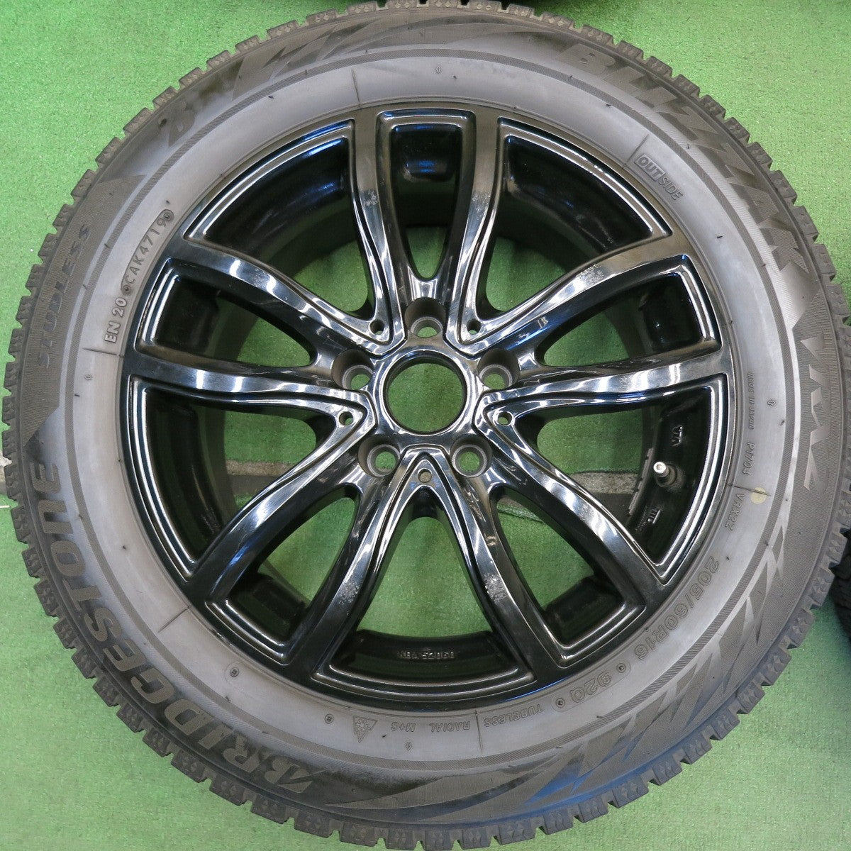 バリ溝！8.5分◎BMW 等 MAK FAHR 205/60R16 スタッドレス ブリヂストン ブリザック VRX2 マック ファー 16インチ PCD112/5H◎6081311HAス