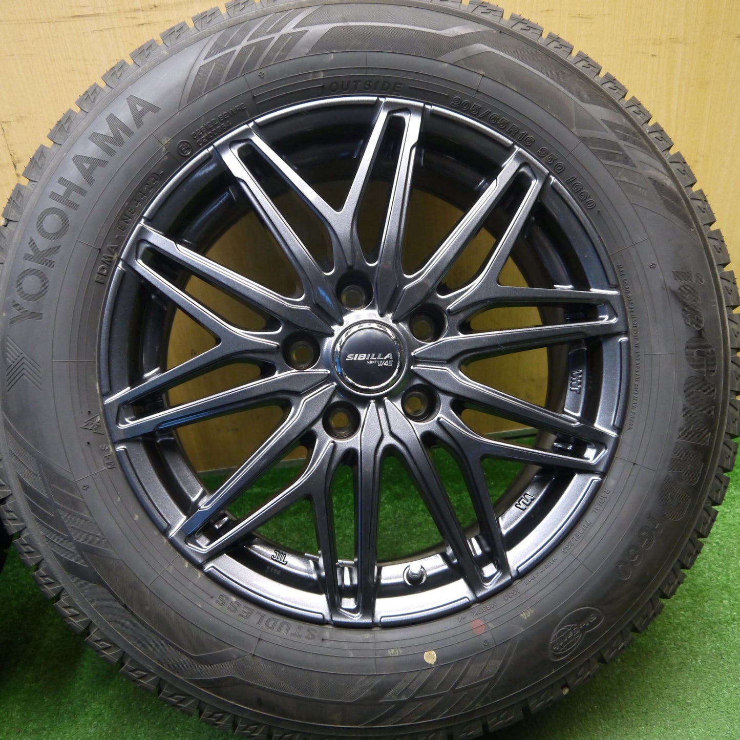 超バリ溝！24年！キレイ！ほぼ10分★スタッドレス 205/65R16 ヨコハマ アイスガード iG60 SIBILLA NEXT W45 シビラ 16インチ PCD114.3/5H★6011602Hス