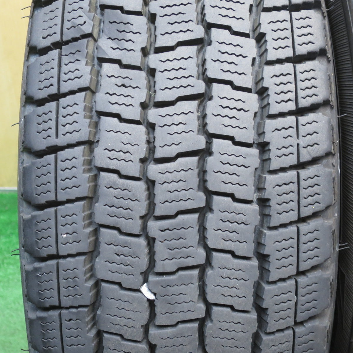 バリ溝！キレイ！9.5分★KEELER FORCE 195/80R15 107/105L スタッドレス グッドイヤー アイスナビ CARGO キーラー フォース 15インチ PCD139.7/6H★6051902NJス