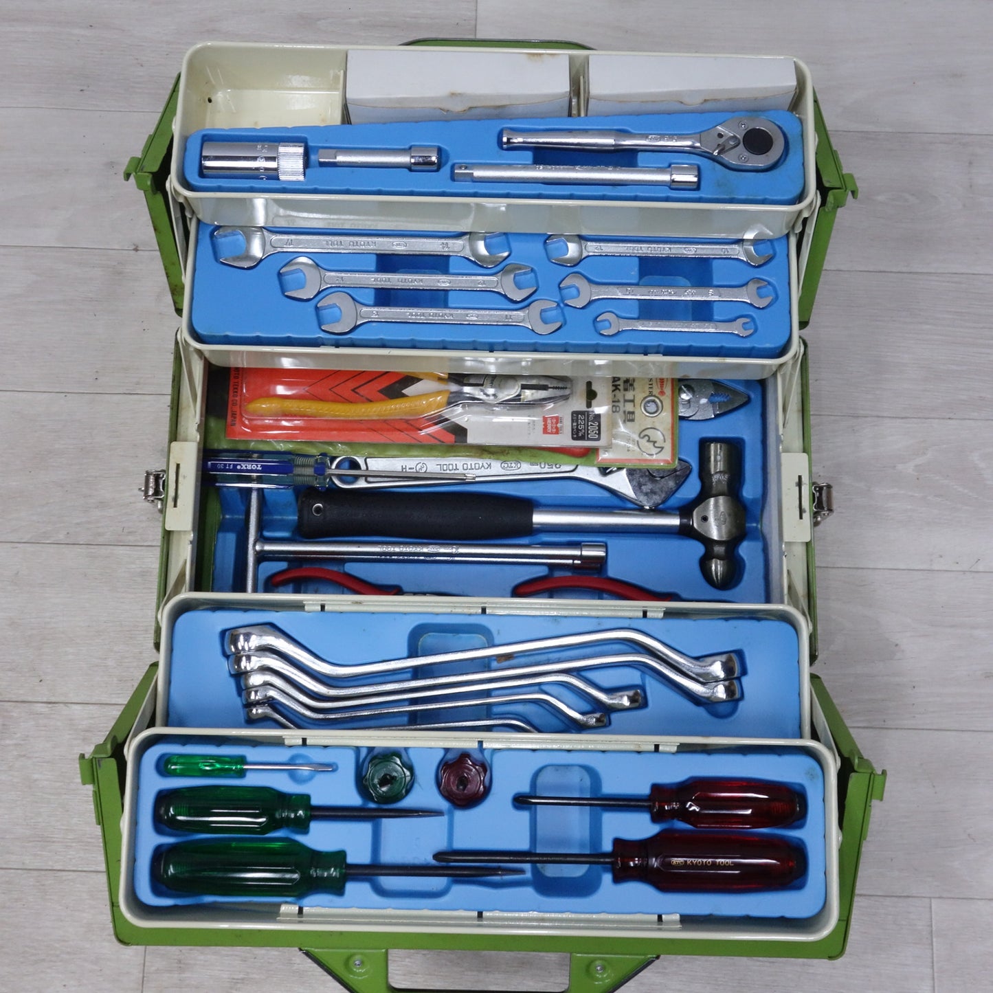 [送料無料] ◆KTC 等 整備用 工具 セット ツール ボックス TOOL-BOX スパナ ドライバー ラチェット ソケット レンチ 圧着工具 ペンチ 等◆