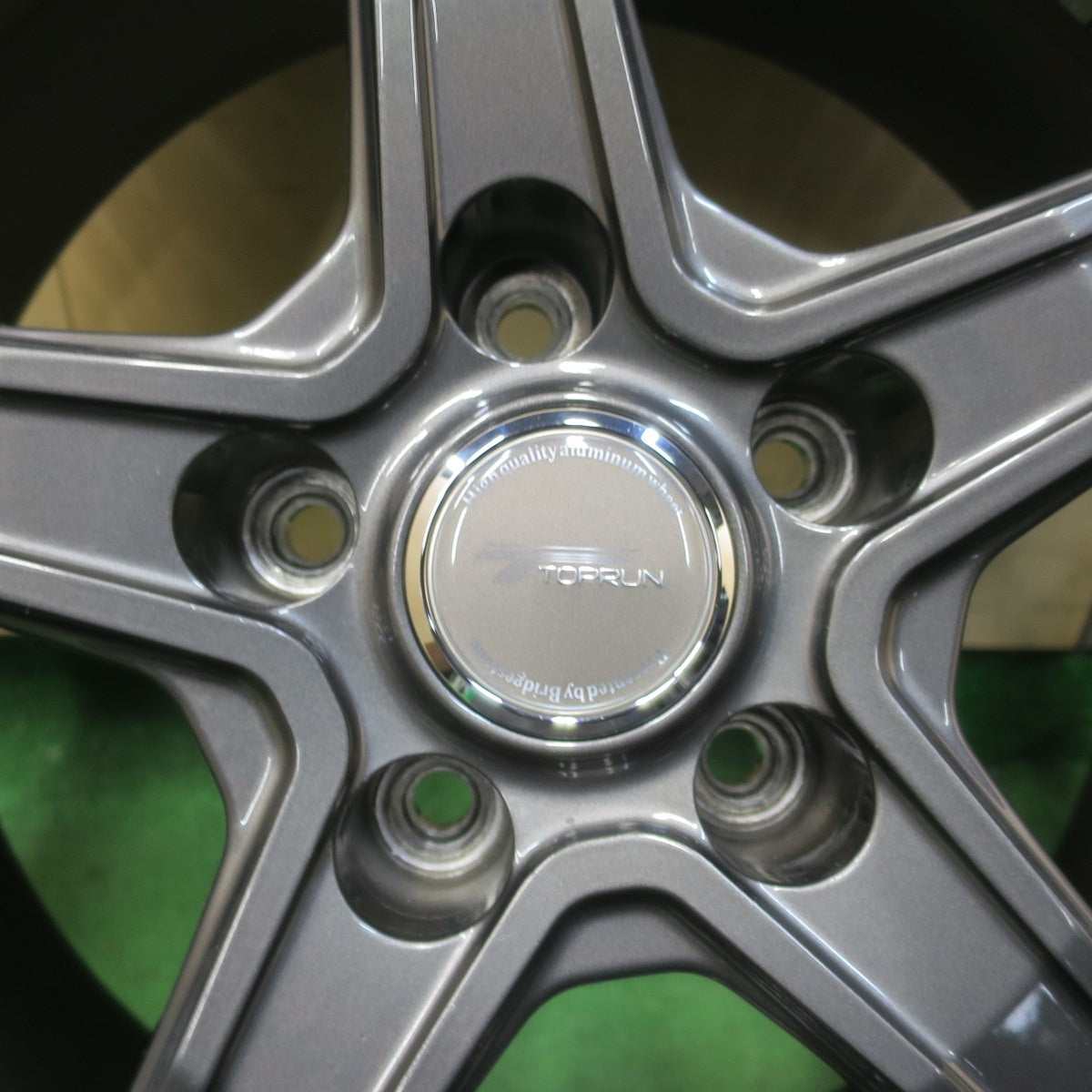 バリ溝！キレイ！9分★スタッドレス 225/65R17 ブリヂストン ブリザック DM-V3 TOPRUN トップラン 17インチ PCD114.3/5H★6031102イス