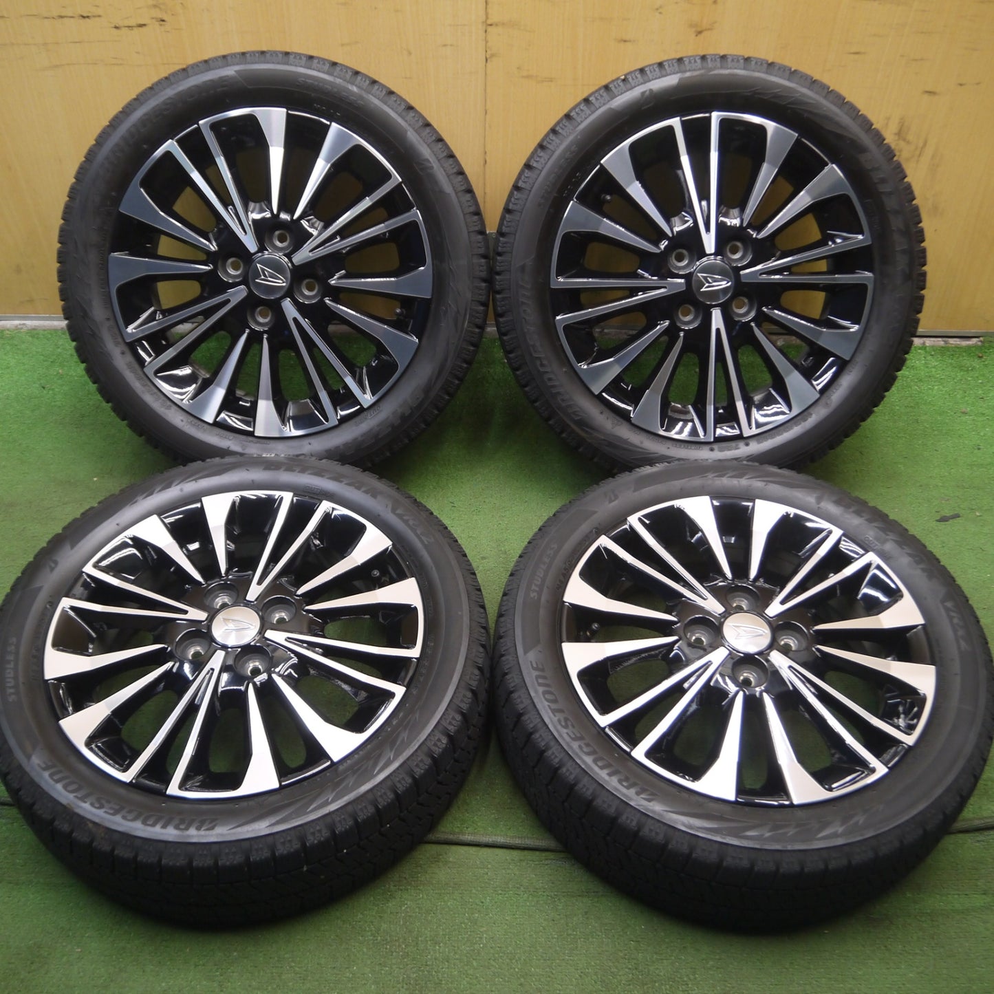*送料無料* キレイ★ダイハツ タント カスタム 純正 165/55R15 スタッドレス ブリヂストン ブリザック VRX2 15インチ PCD100/4H★4060510Hス