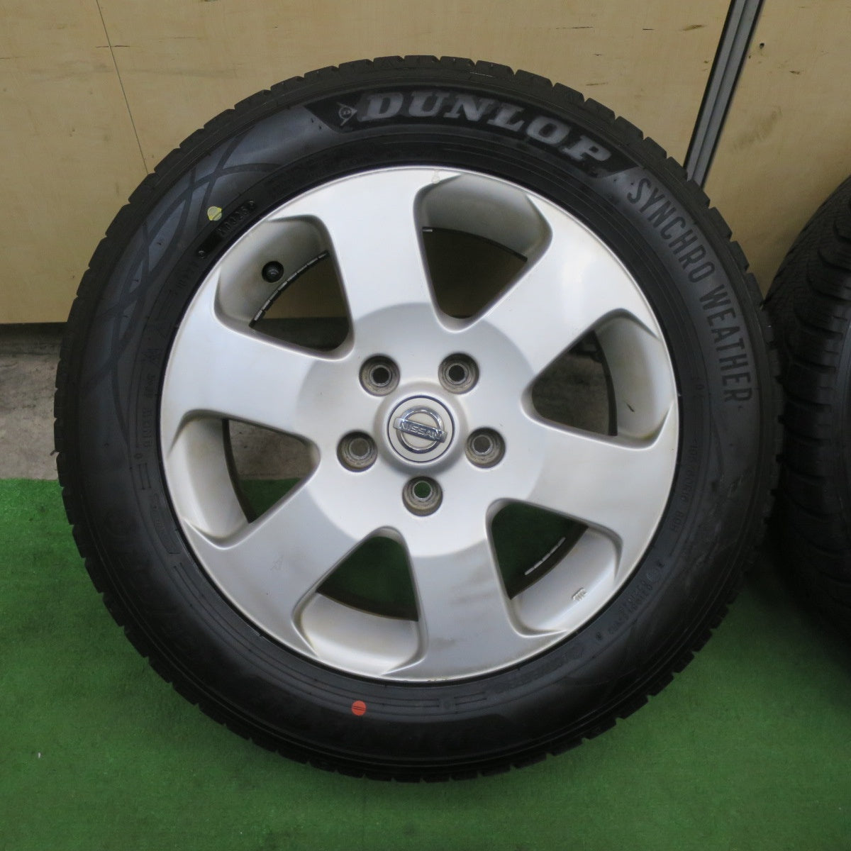 バリ溝！25年！9.5分★日産 C25 セレナ 純正 195/60R16 ダンロップ SYNCHRO WEATHER オールシーズン 16インチ PCD114.3/5H★6021402TTス