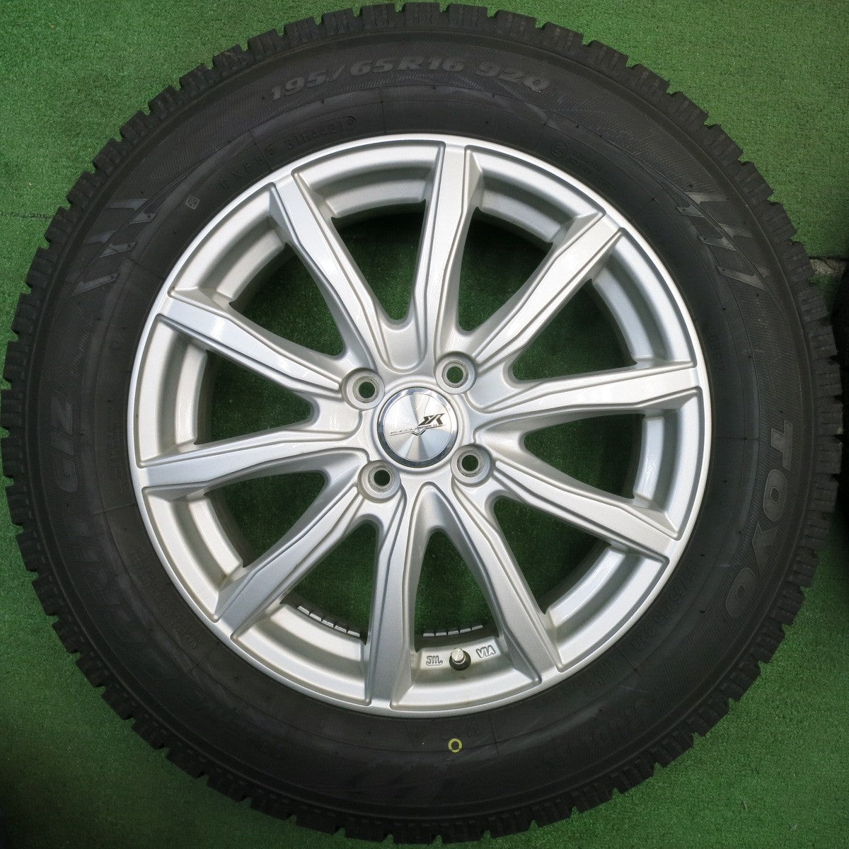 バリ溝！21年！キレイ！9.5分★スタッドレス 195/65R16 トーヨー オブザーブ ガリット GIZ ENCOUGARⅡ エンクーガー2 16インチ PCD100/4H★5042103NJス