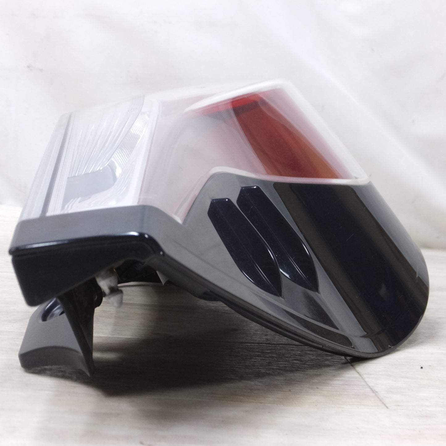 [送料無料] 美品◆トヨタ アクア NHP10 中期 純正 テール ライト ランプ 左 STANLEY 52-297◆