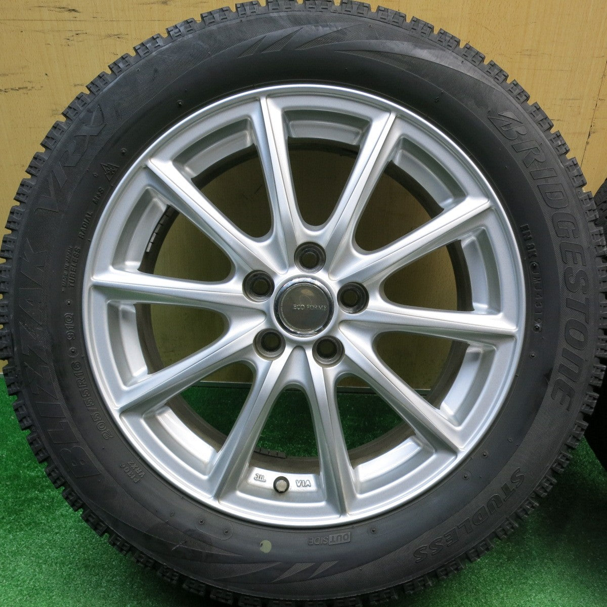 キレイ★プリウス 等 205/55R16 スタッドレス ブリヂストン ブリザック VRX ECO FORME エコフォルム 16インチ PCD100/5H★5123106HAス