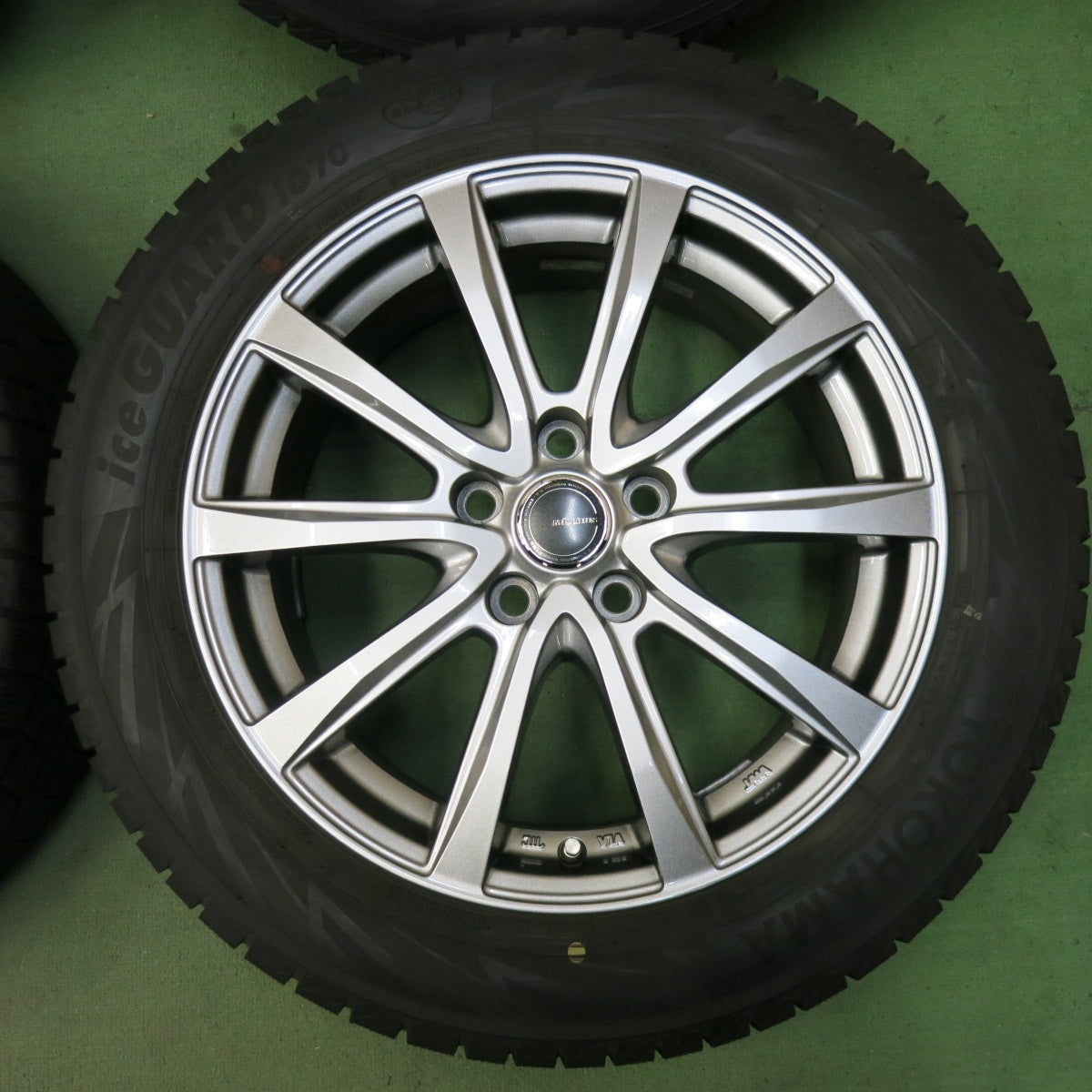 バリ溝！22年！キレイ！8.5分★スタッドレス 215/55R17 ヨコハマ アイスガード iG70 MiLLOUS ミルアス 17インチ PCD114.3/5H★5052811SYス