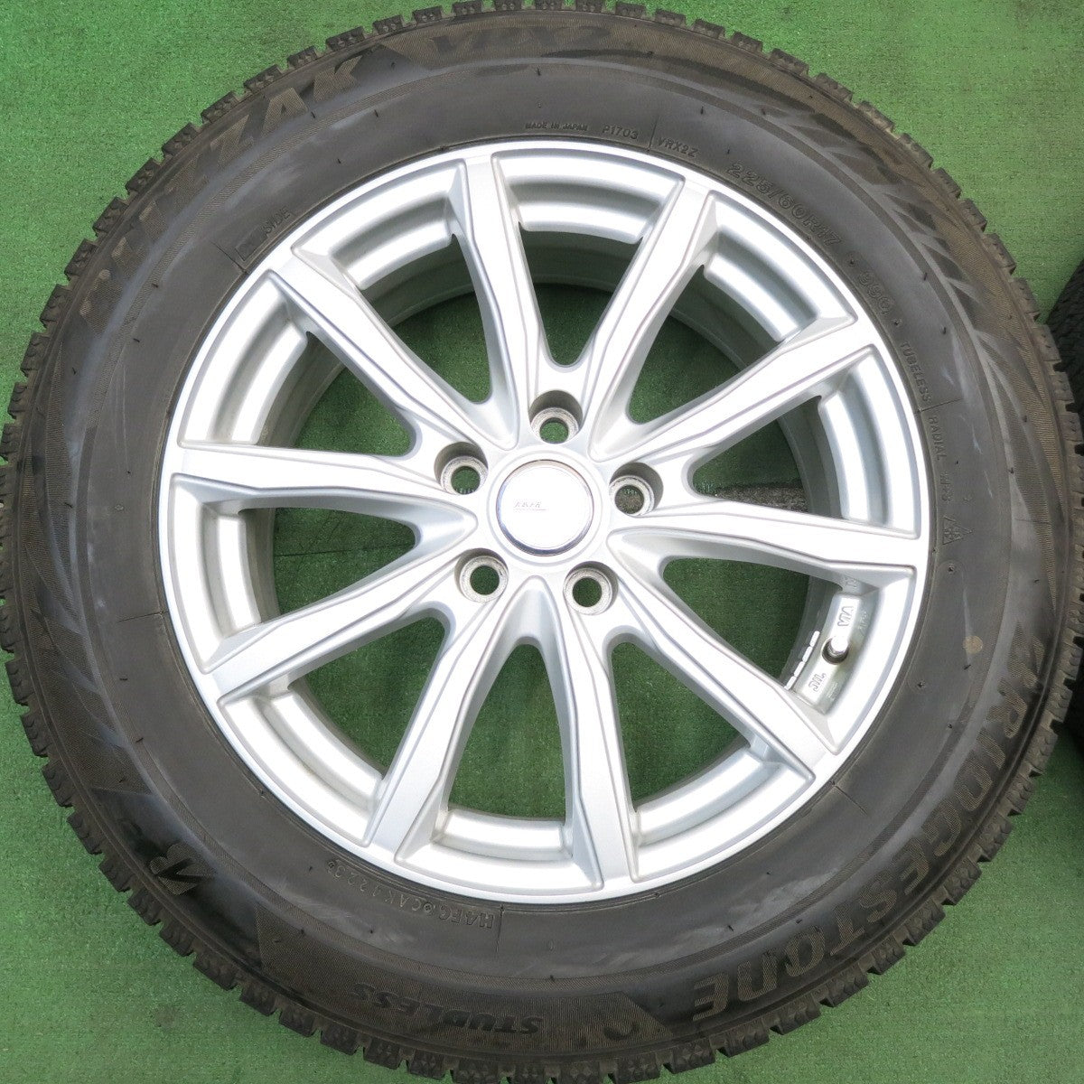 バリ溝！23年！キレイ！9.5分★スタッドレス 225/60R17 ブリヂストン ブリザック VRX2 JOKER ジョーカー 17インチ PCD114.3/5H★5060713HAス