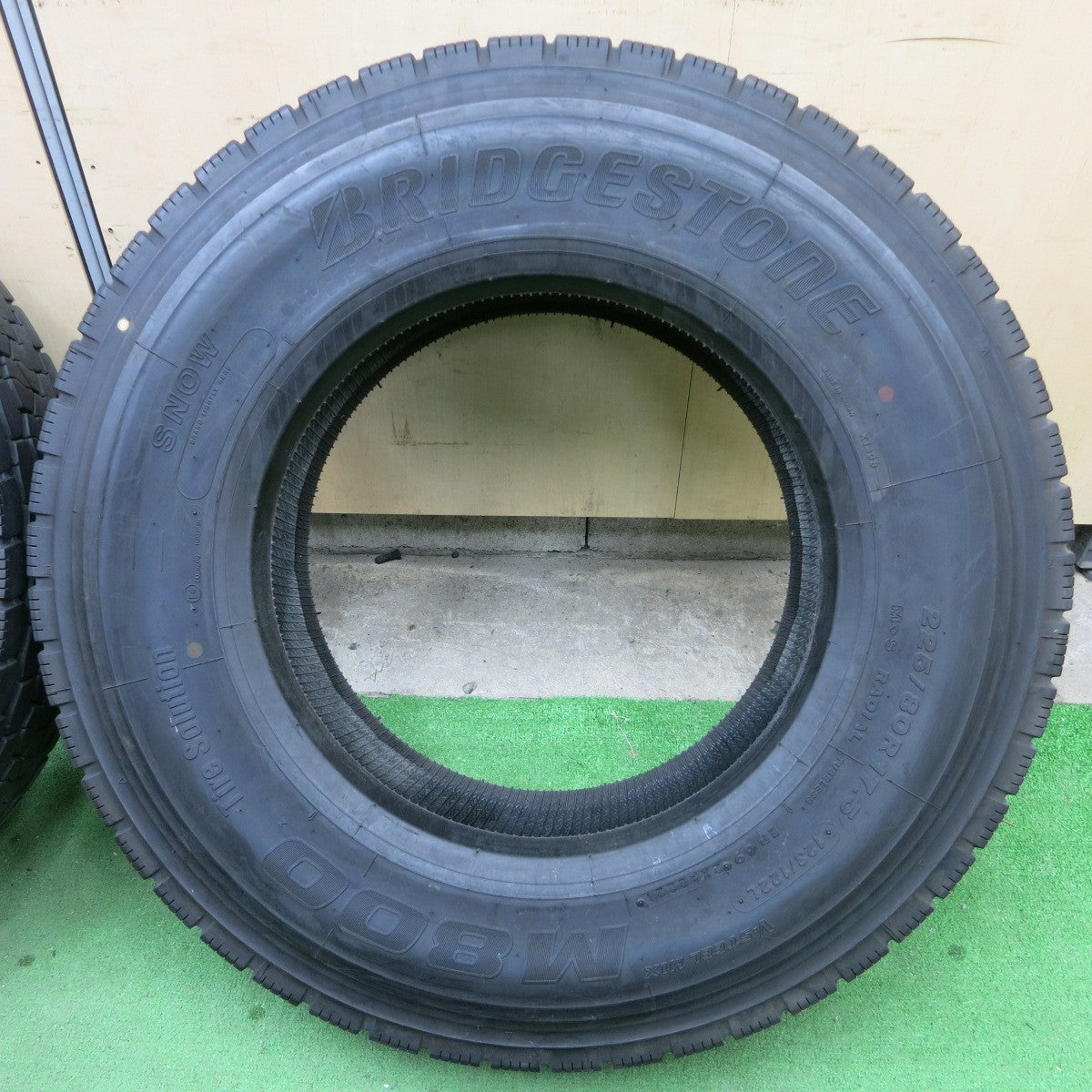 [送料無料] バリ溝！21年！ほぼ10分★トラック タイヤ 225/80R17.5 123/122L ブリヂストン M800 ミックス オールシーズン 17.5インチ★5031202ナスタ
