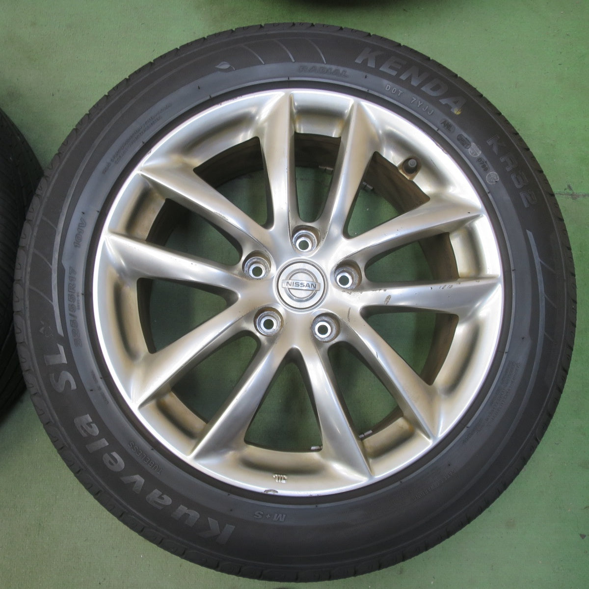 バリ溝！9分◎日産 スカイライン 純正 225/55R17 ケンダ KR32 Kuavela SL 17インチ PCD114.3/5H◎6061512イノ
