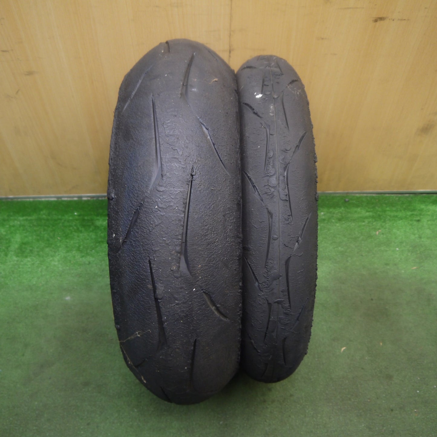 前後2本セット★バイク タイヤ 120/600R17 180/640R17 ブリヂストン バトラックス レーシング R10 CBR600RR 等★5092210Hノタ