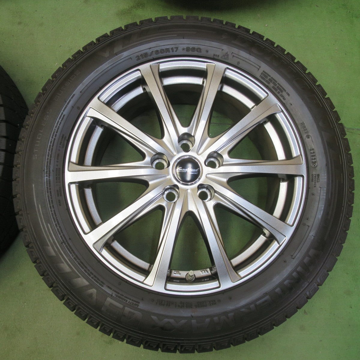 バリ溝！22年！キレイ！9.5分★スタッドレス 215/60R17 ダンロップ ウインターマックス 03 Eurospeed MANARAY SPORT ユーロスピード マナレイ 17インチ PCD114.3/5H★6052706イス