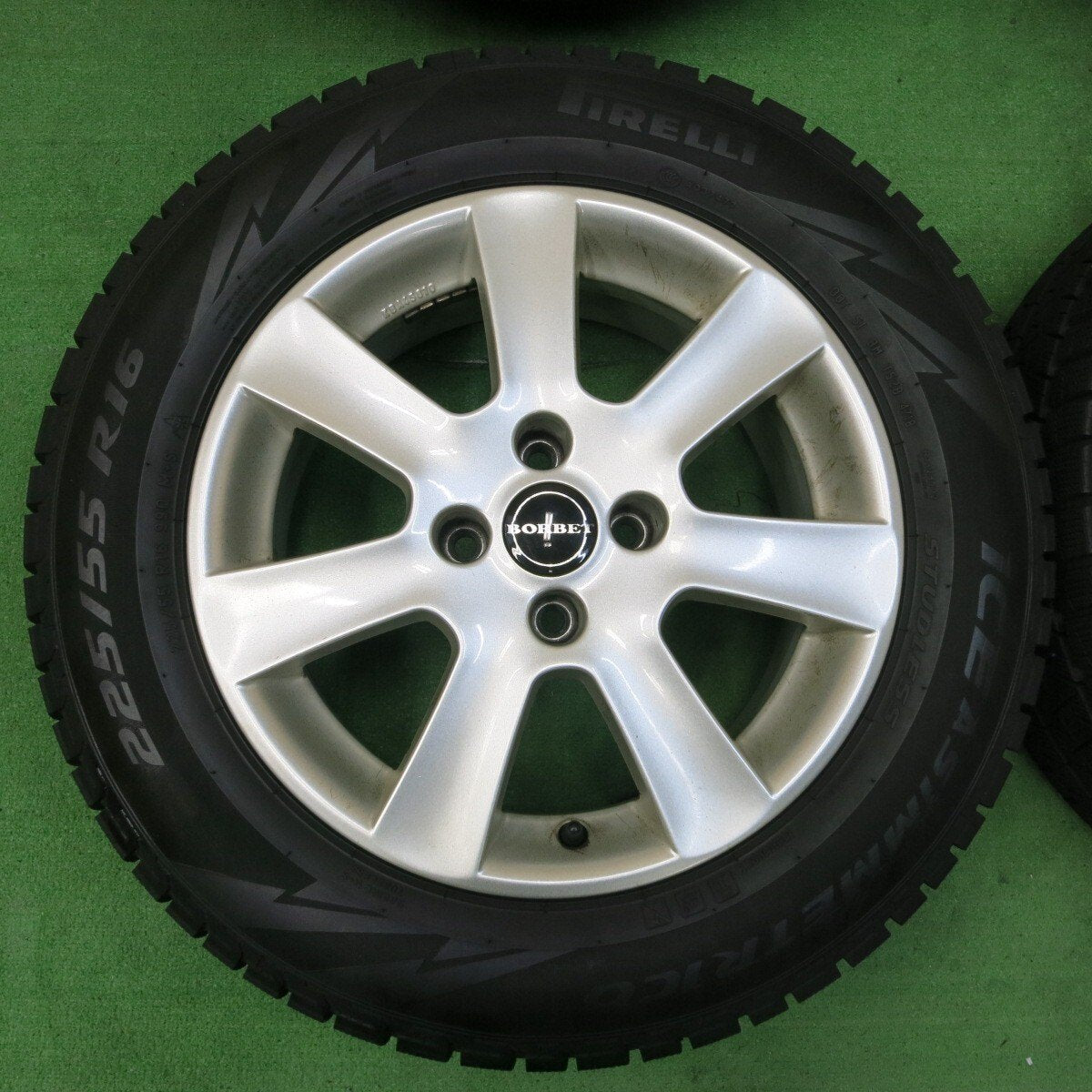 バリ溝！8.5分★プジョー等 BORBET 225/55R16 スタッドレス ピレリ アイスアシンメトリコ ボルベット PCD108/4H★4052810イス