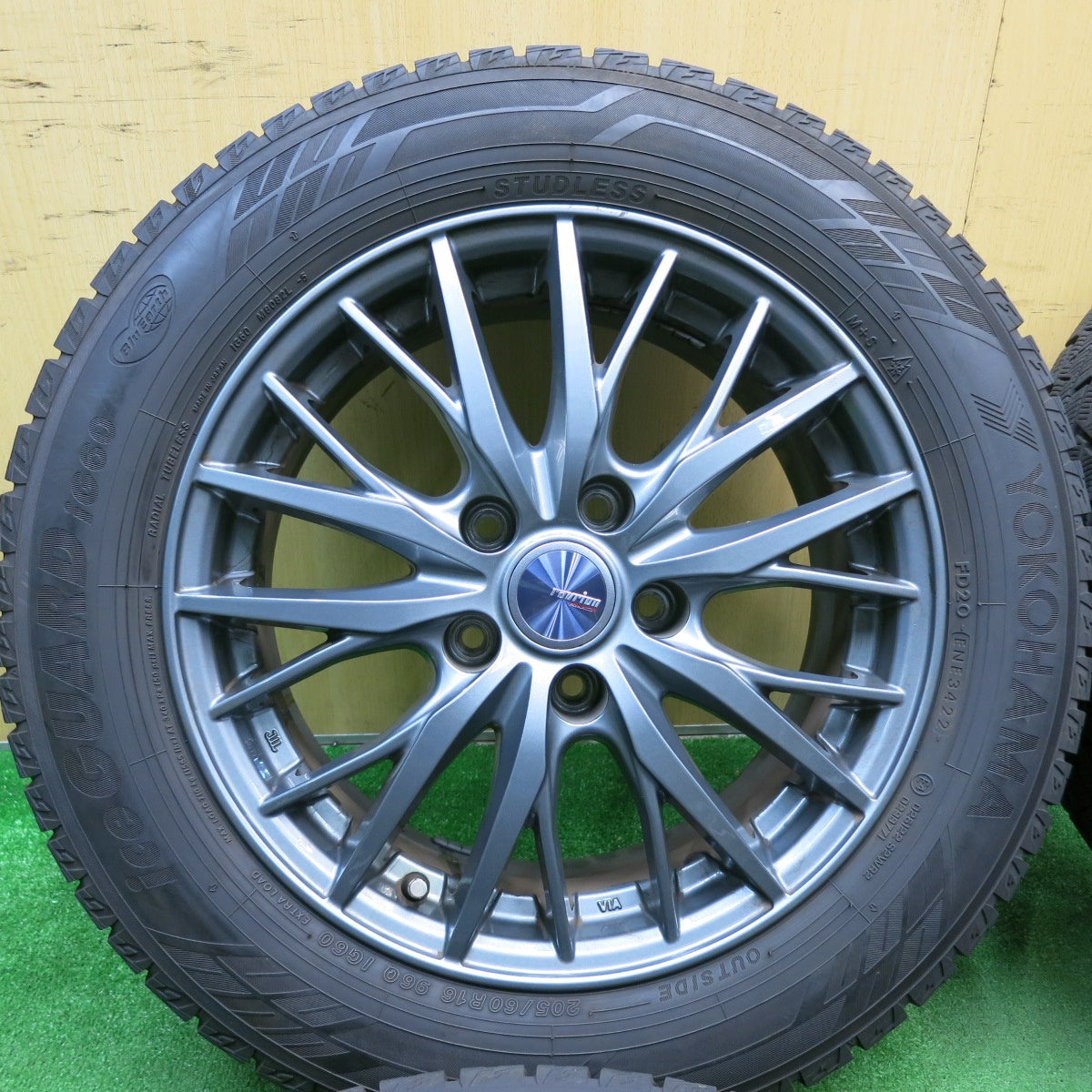 バリ溝！22年！キレイ！9分★スタッドレス 205/60R16 ヨコハマ アイスガード iG60 ravrion RM01 ラブリオン 16インチ PCD114.3/5H★5051601AKス