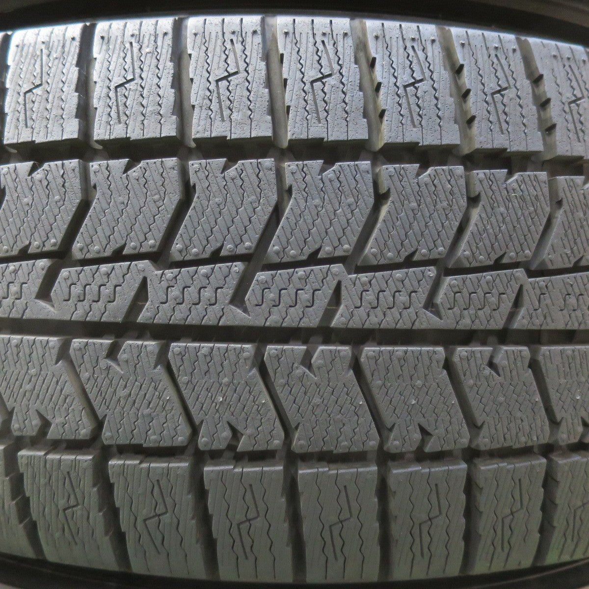 バリ溝！24年！ほぼ10分★スタッドレス 215/65R16 トーヨー オブザーブ GIZ3 PRD V7 ダンロップ製 16インチ PCD114.3/5H★5110713イス