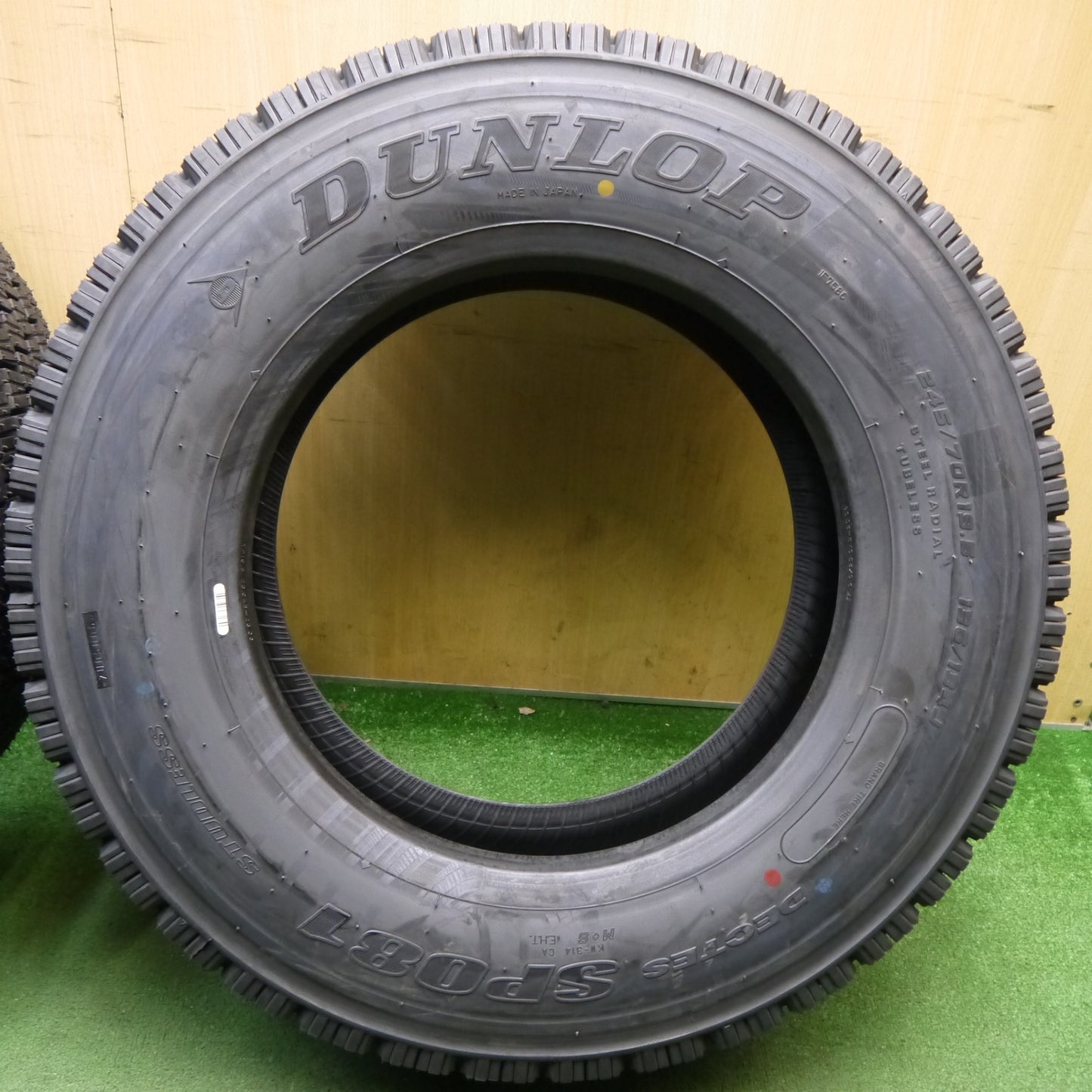 未使用！25年！2本★トラック タイヤ 245/70R19.5 136/134J スタッドレス ダンロップ デクテス SP081 DECTES 19.5インチ★6070109KKスタ